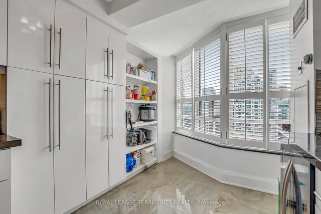 Additional property image - 71 Simcoe St Unit 2103
