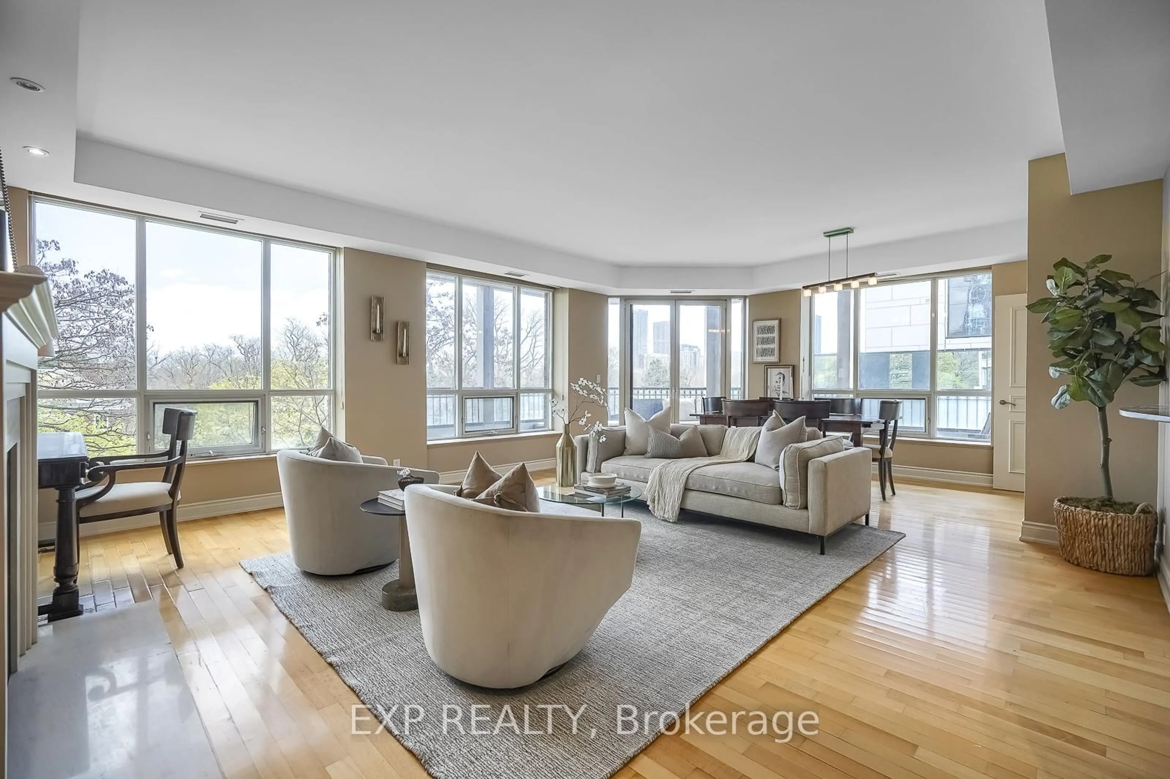 Living room with furniture, unknown for 2 Roxborough St #502, Toronto Ontario M4W 3V7