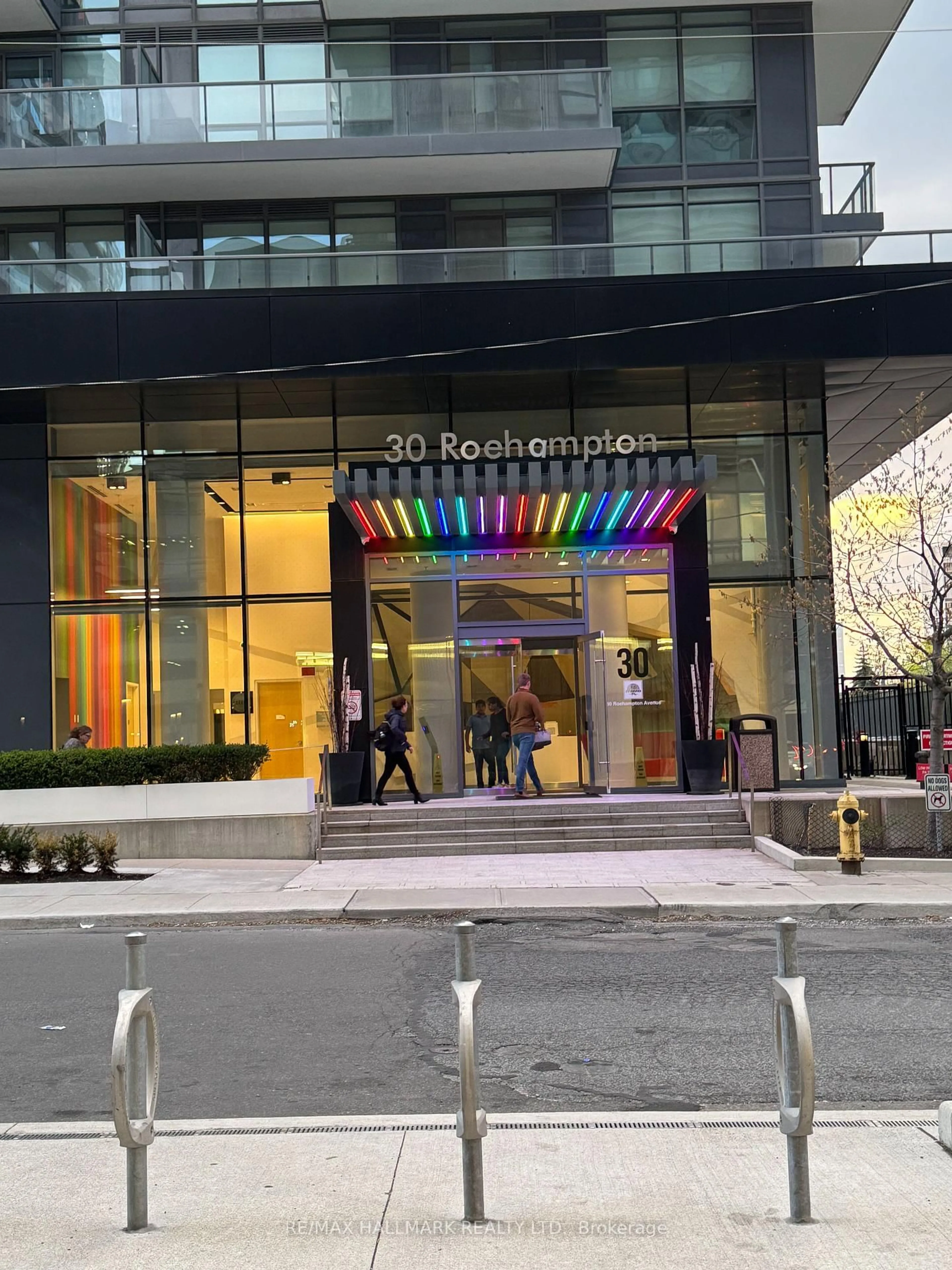 Lobby for 30 Roehampton Ave #418, Toronto Ontario M4P 0B9
