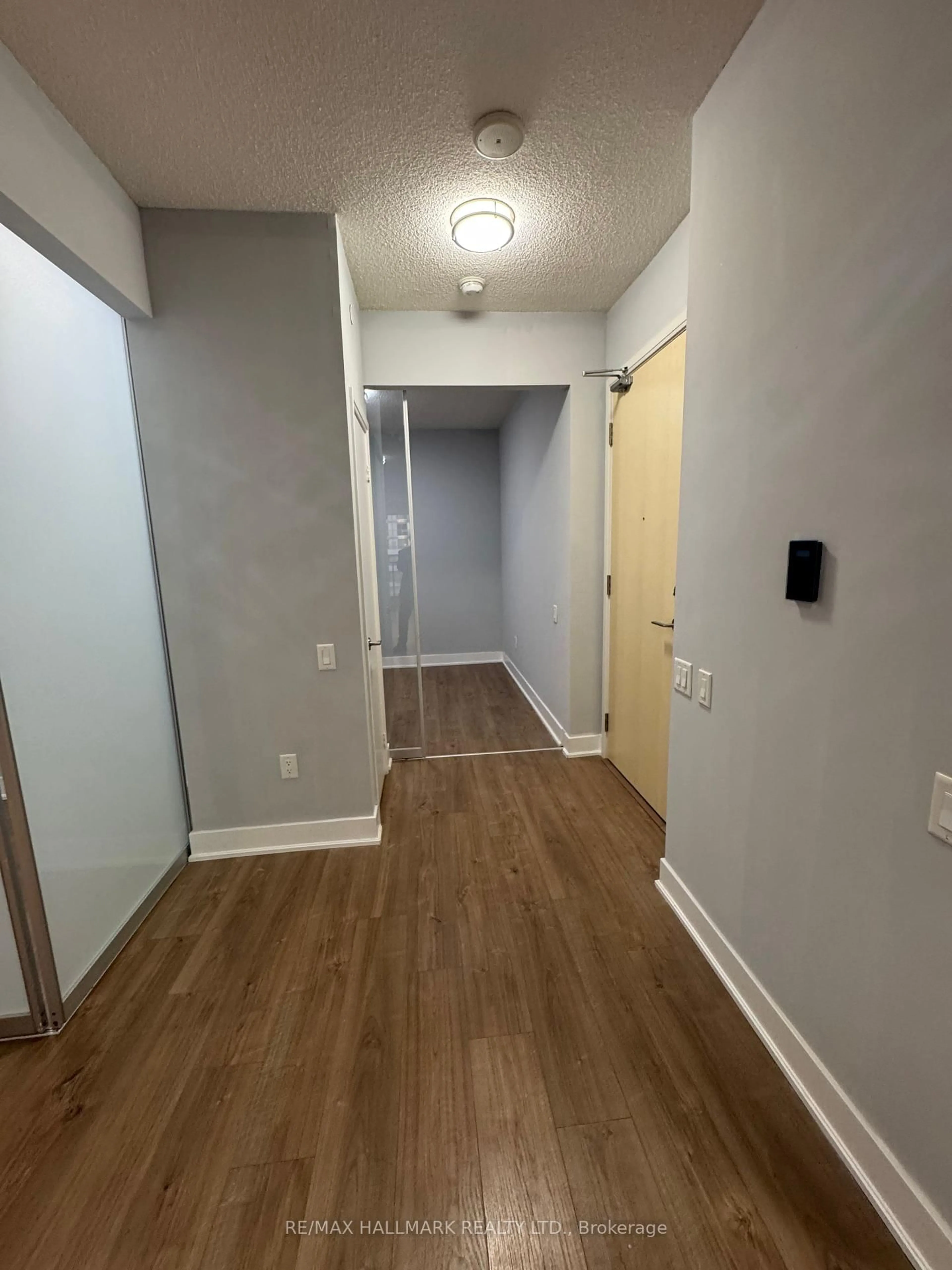 A pic of a room for 30 Roehampton Ave #418, Toronto Ontario M4P 0B9