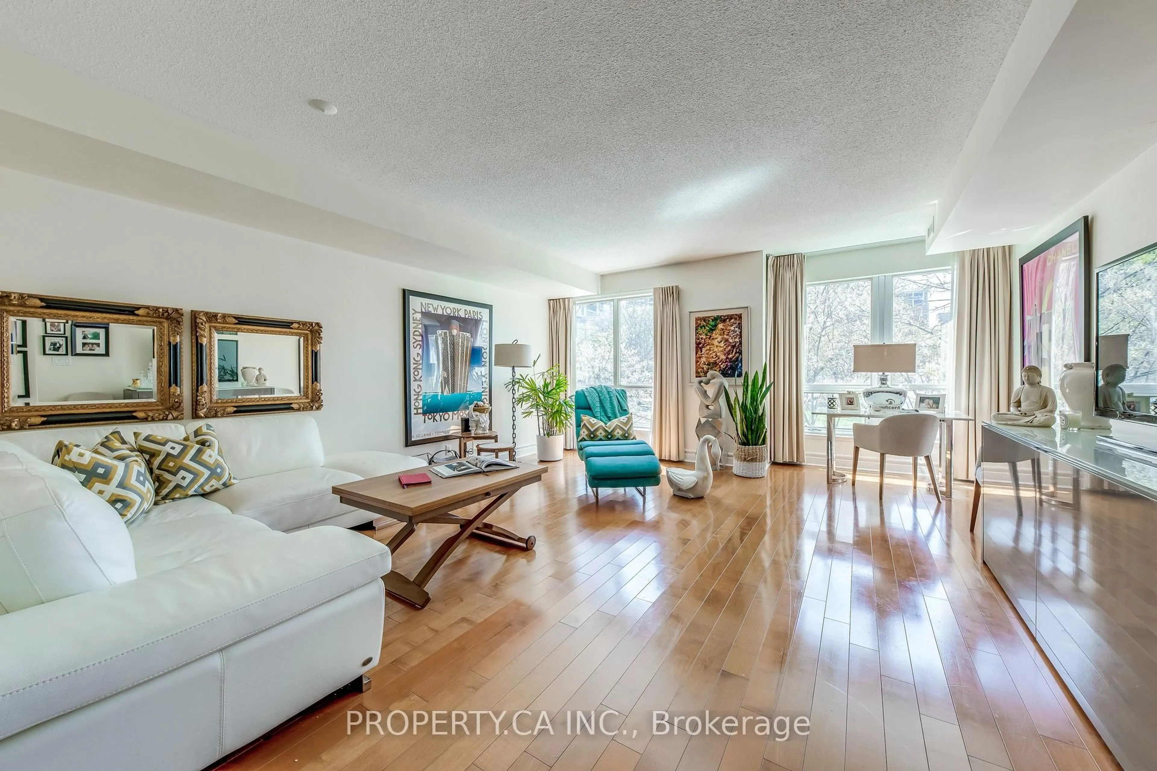 Living room with furniture, unknown for 350 Wellington St #M07, Toronto Ontario M5V 3W9