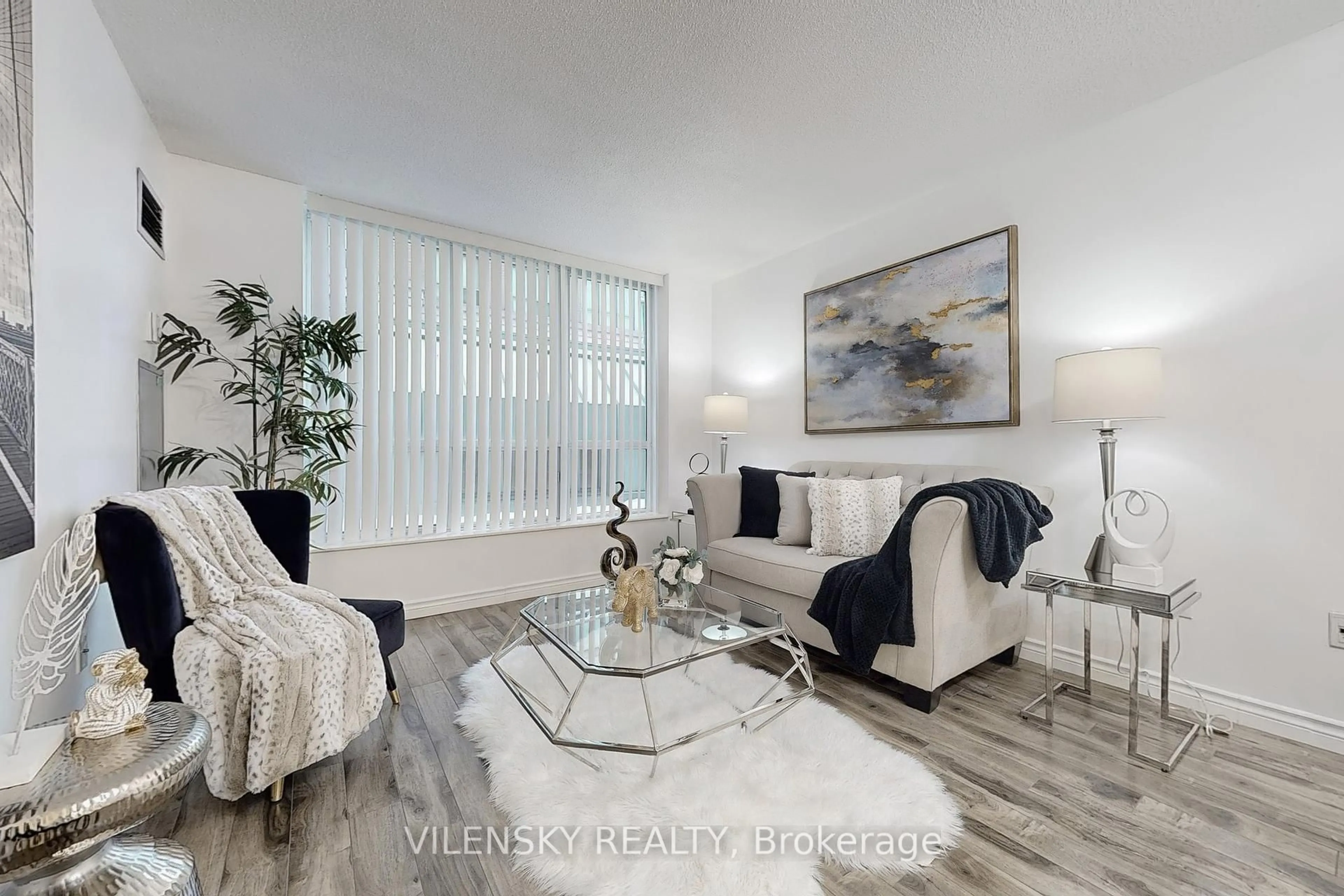 Living room with furniture, unknown for 29 Pemberton Ave #207, Toronto Ontario M2M 4L5