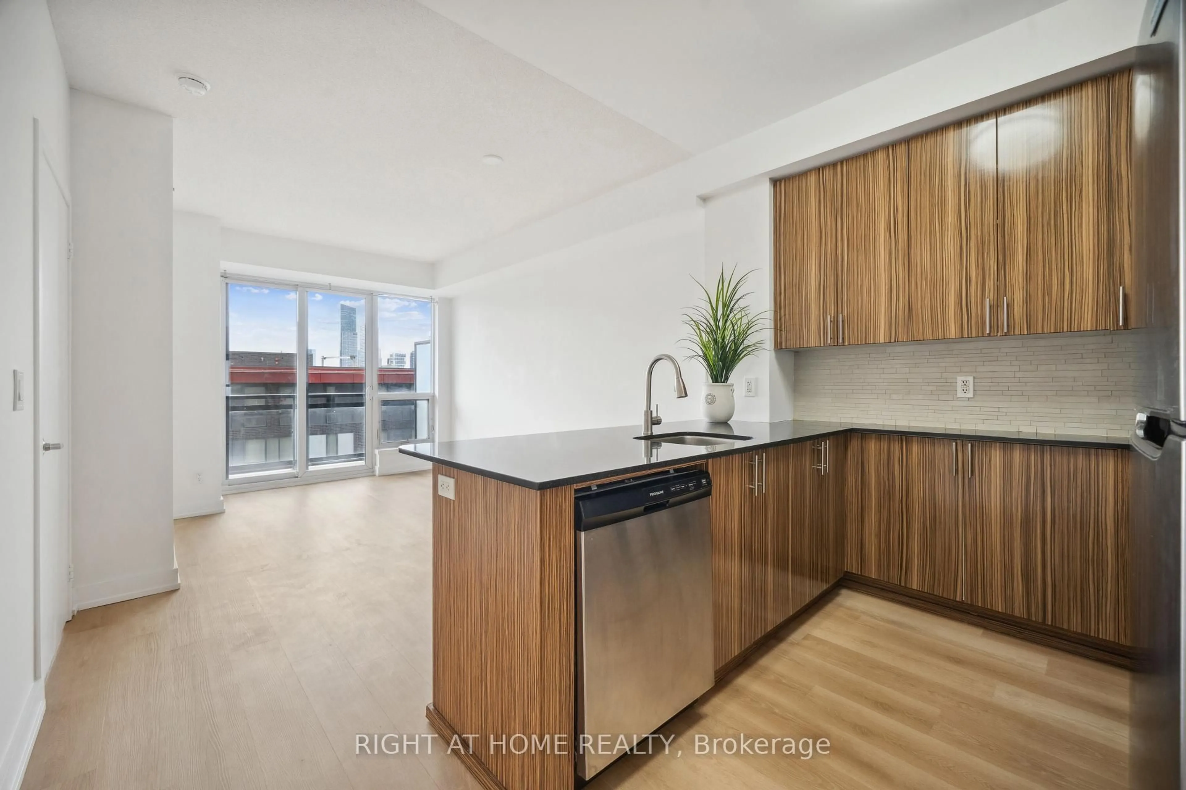 Unknown for 225 Sackville St #1005, Toronto Ontario M5A 0B9