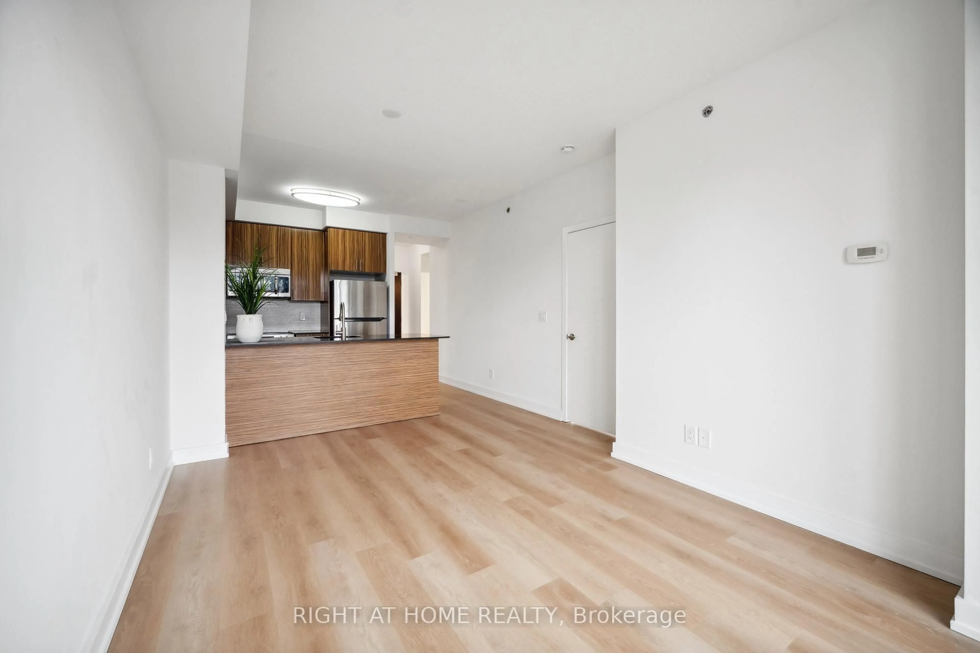 A pic of a room for 225 Sackville St #1005, Toronto Ontario M5A 0B9