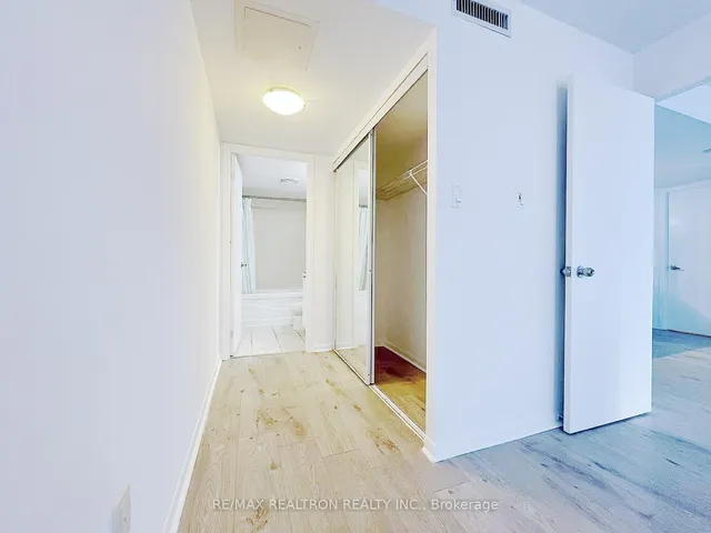 Additional property image - 37 Grosvenor St Unit 1009