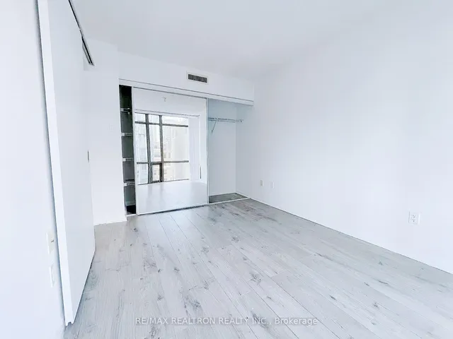 Additional property image - 37 Grosvenor St Unit 1009