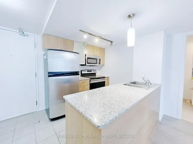 Additional property image - 37 Grosvenor St Unit 1009
