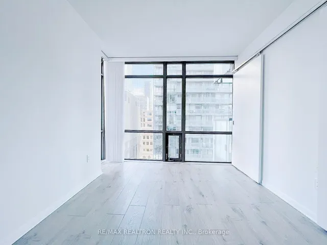 Additional property image - 37 Grosvenor St Unit 1009