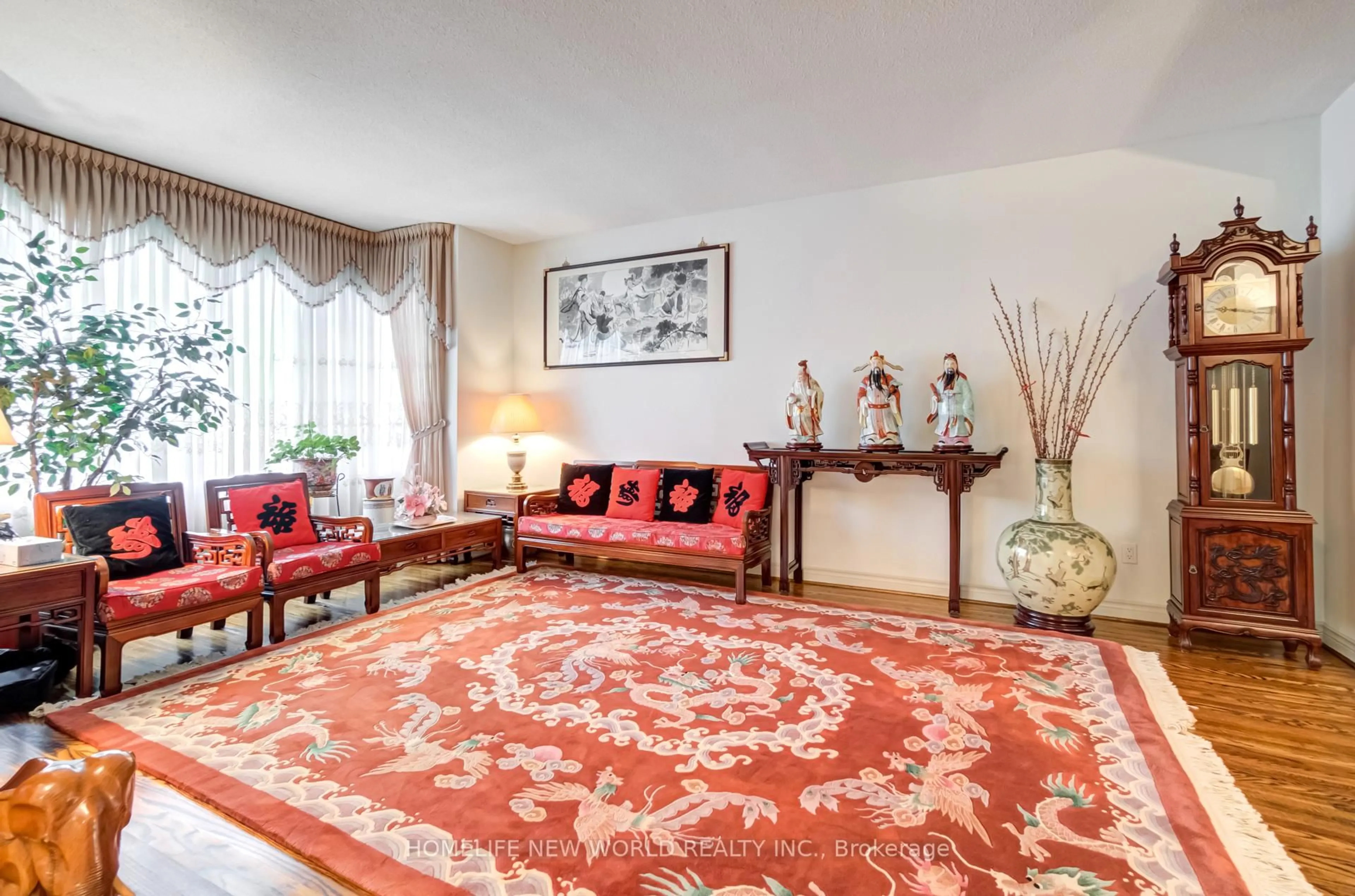 Living room with furniture, carpet floor for 4 Tarbert Rd, Toronto Ontario M2M 2Y2