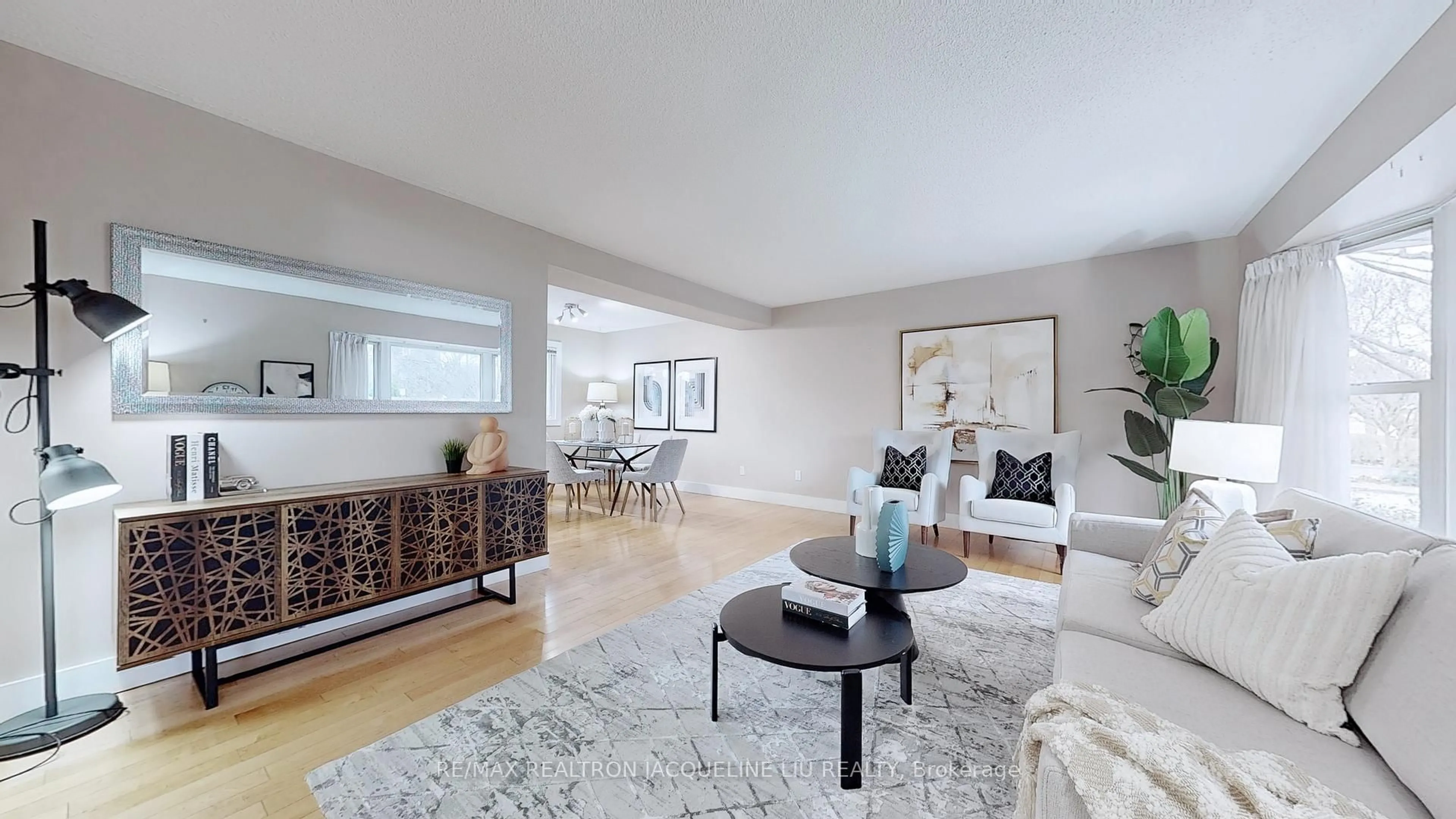 Living room with furniture, unknown for 90 Old Sheppard Ave, Toronto Ontario M2J 3L5
