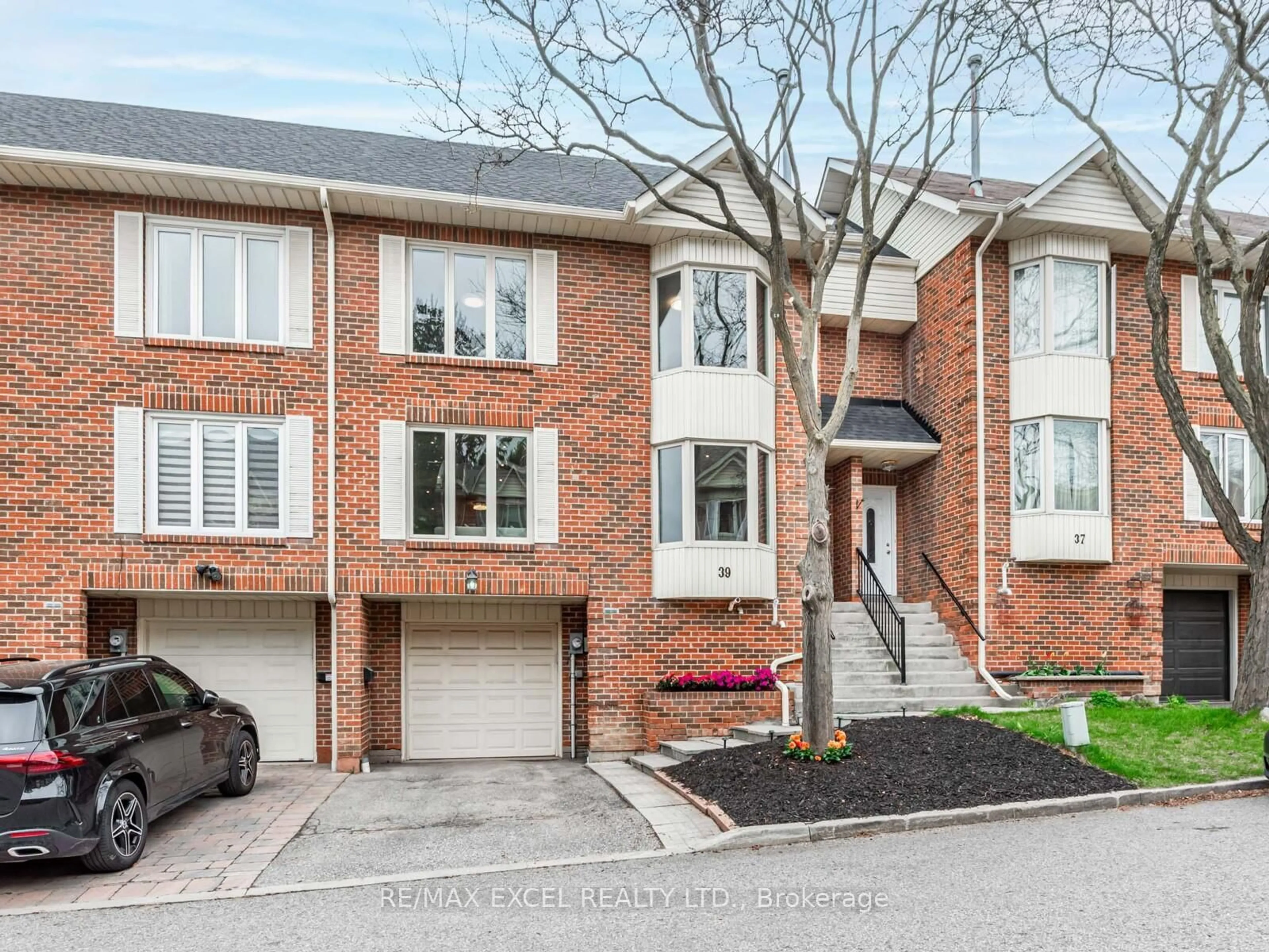 Home with brick exterior material, street for 39 Protea Gdns, Toronto Ontario M2K 2W5