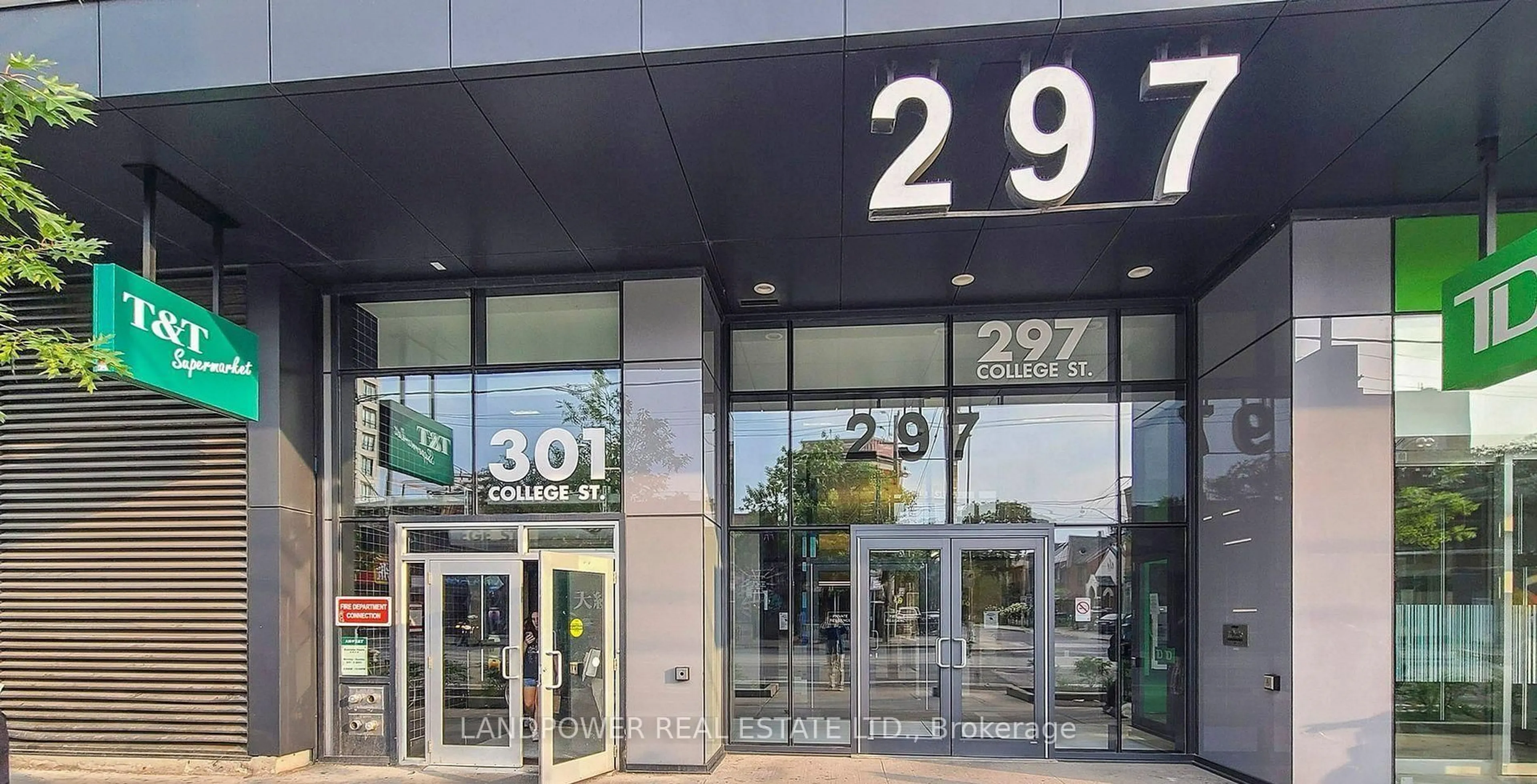 Indoor foyer for 297 College St #1112, Toronto Ontario M5T 0C2