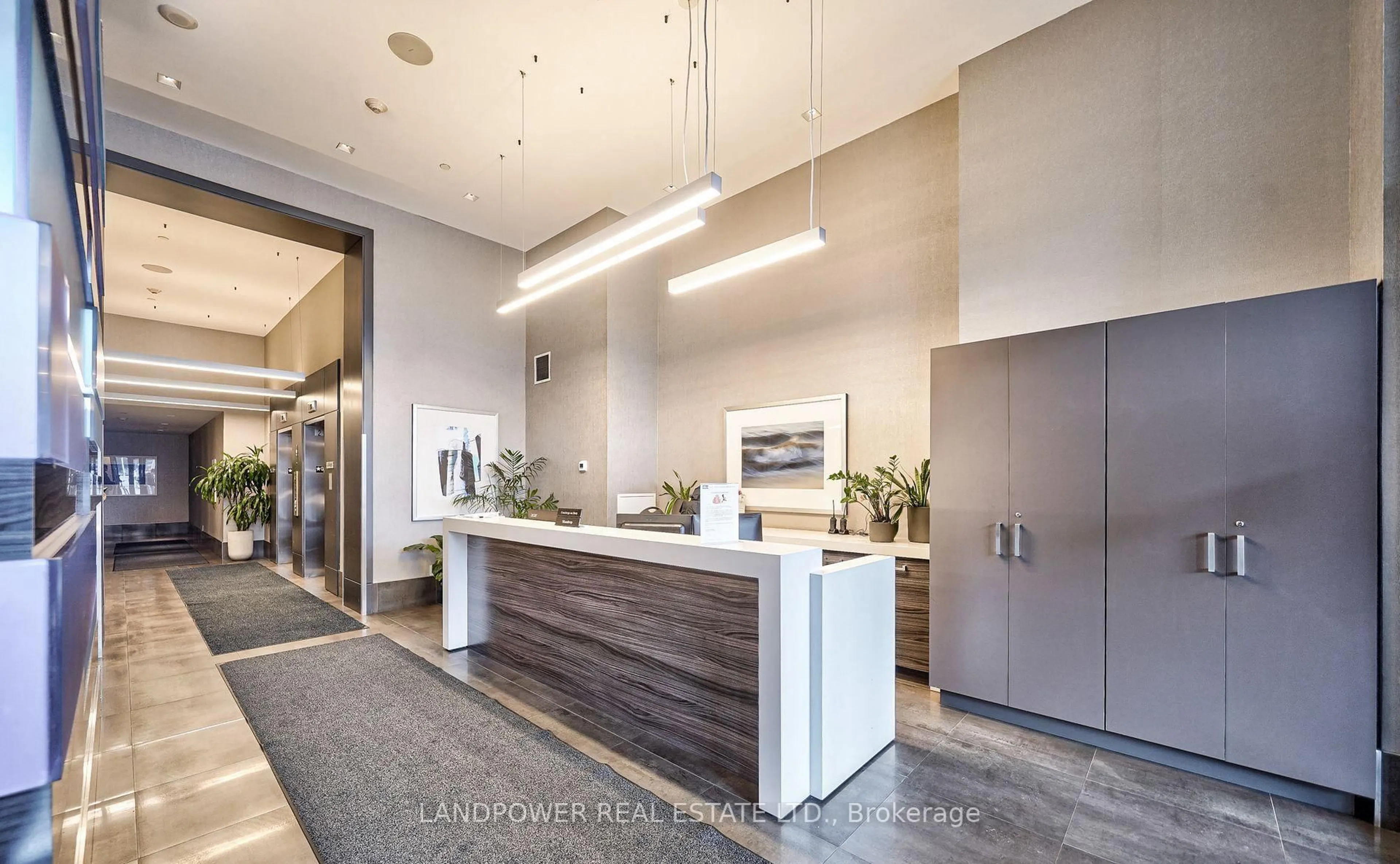 Indoor foyer for 297 College St #1112, Toronto Ontario M5T 0C2