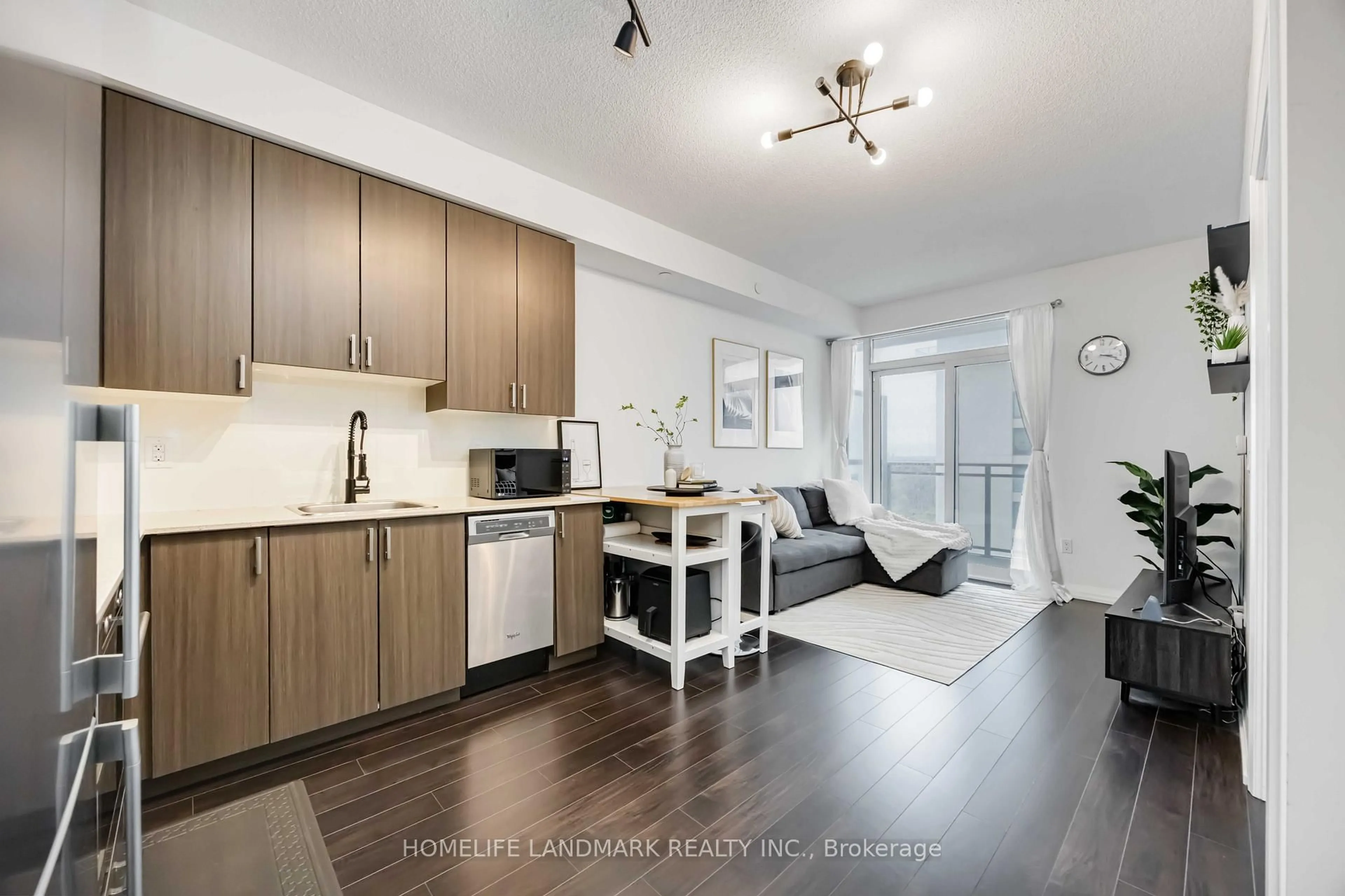 Open concept kitchen, wood/laminate floor for 55 Ann O'reilly Rd #1501, Toronto Ontario M2J 0E1
