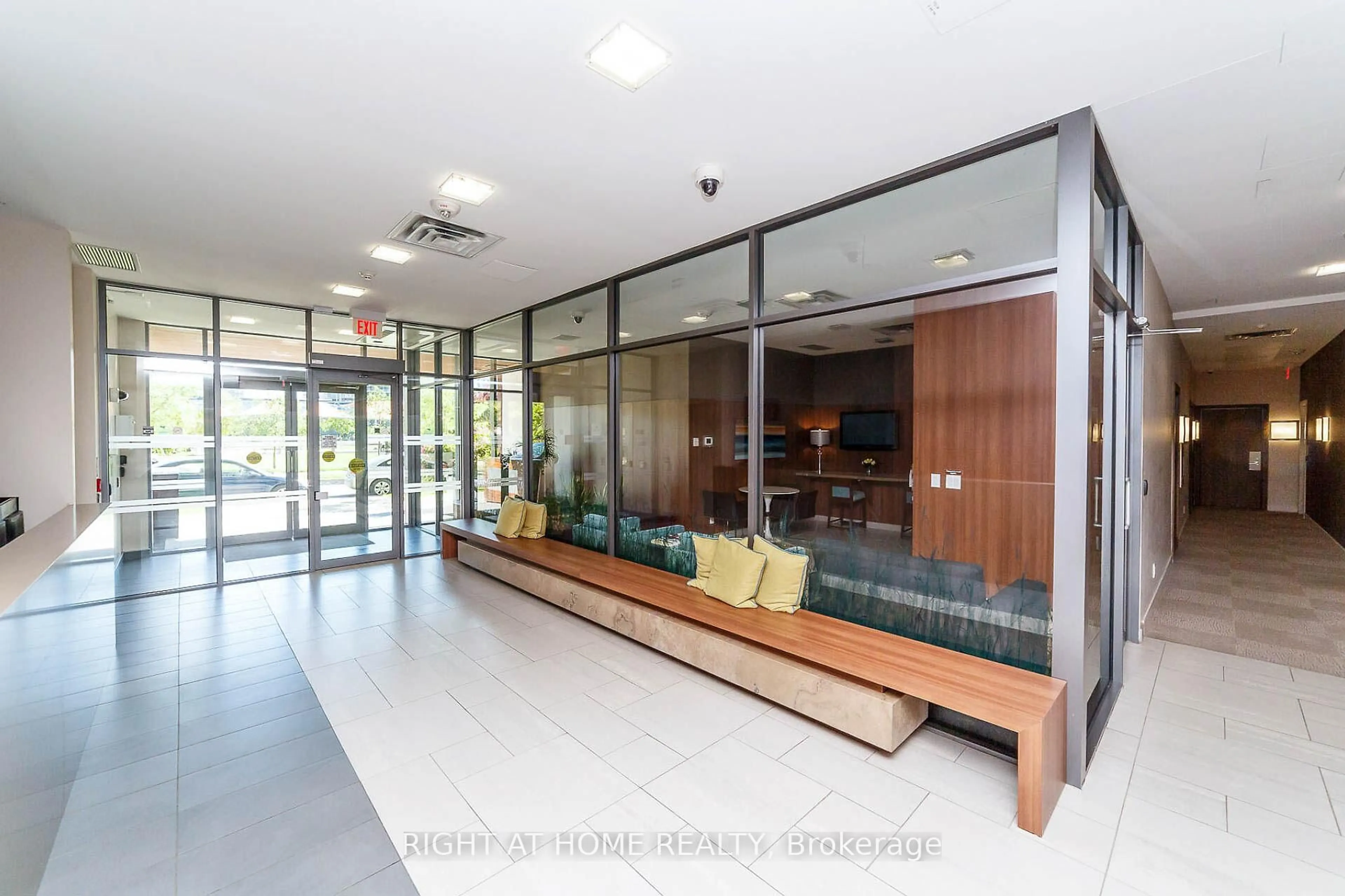 Indoor foyer for 260 Sackville St #201, Toronto Ontario M5A 0B3