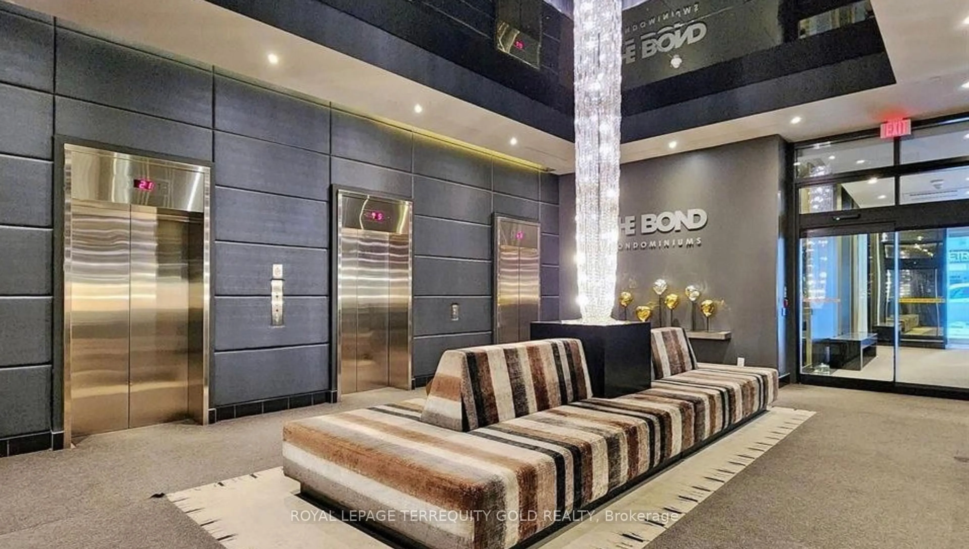 Lobby for 290 Adelaide St #1706, Toronto Ontario M5V 0P3