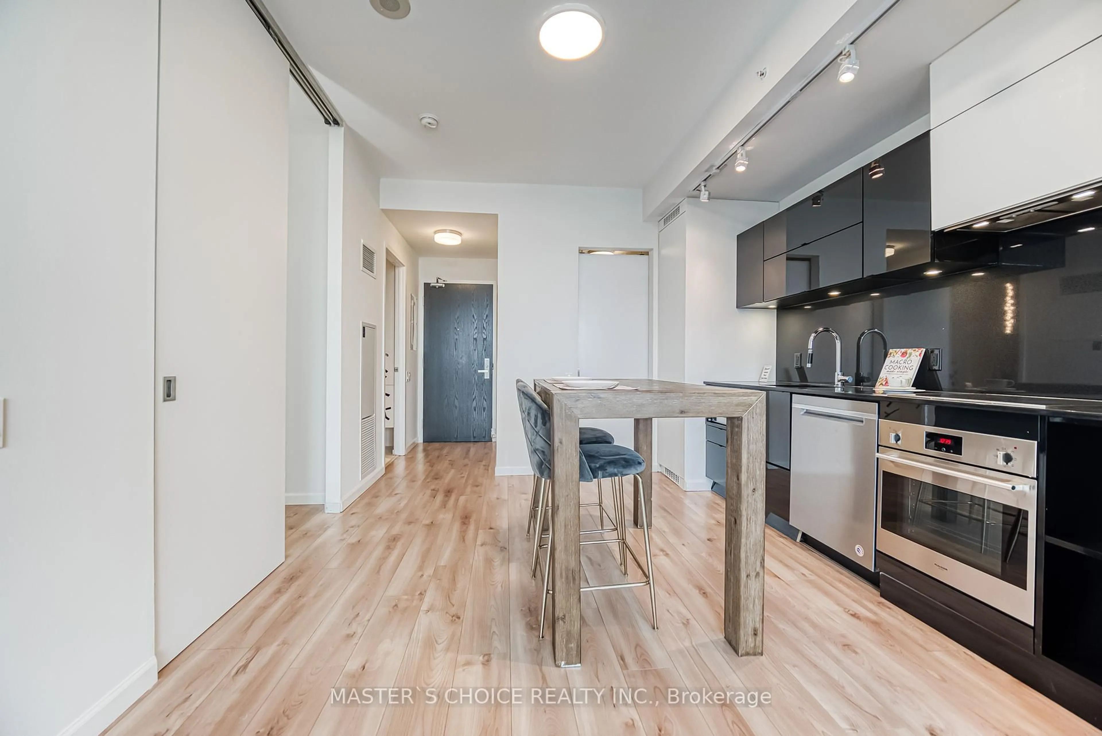 Unknown for 125 Peter St #2806, Toronto Ontario M5V 2G9