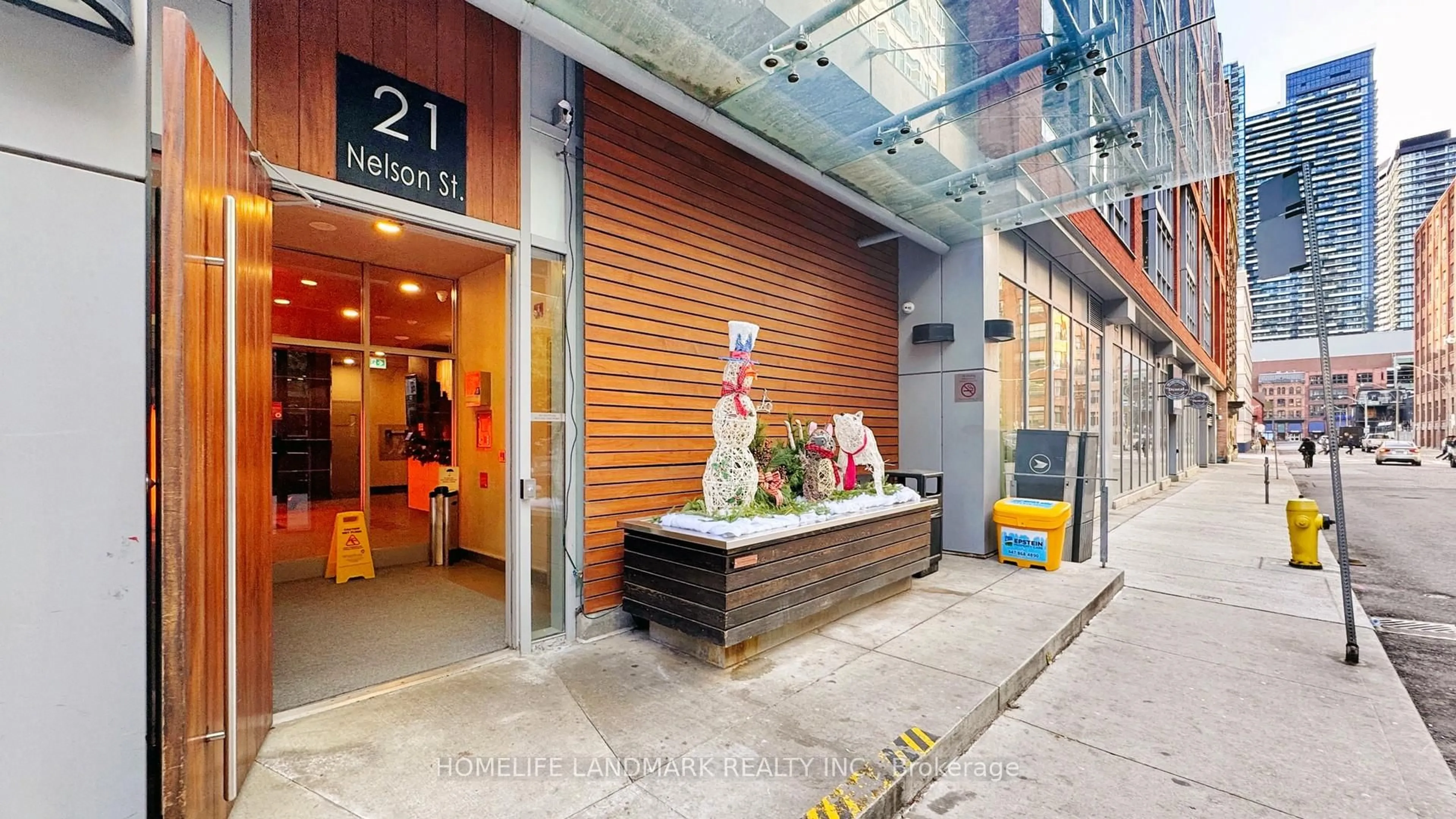 Indoor foyer for 21 Nelson St #Lph28, Toronto Ontario M5V 3H9