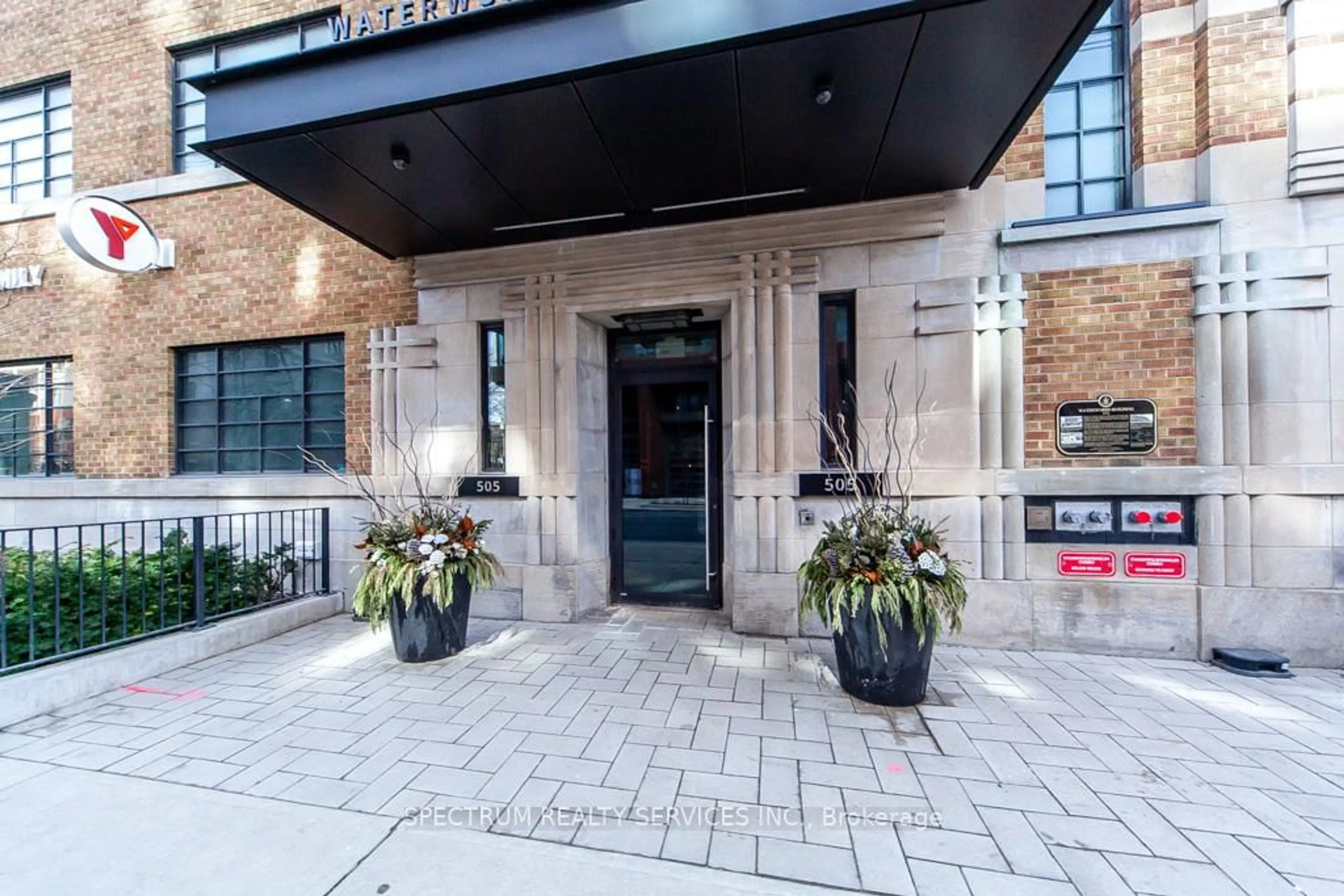 Indoor foyer for 505 Richmond St #424, Toronto Ontario M5V 1Y3