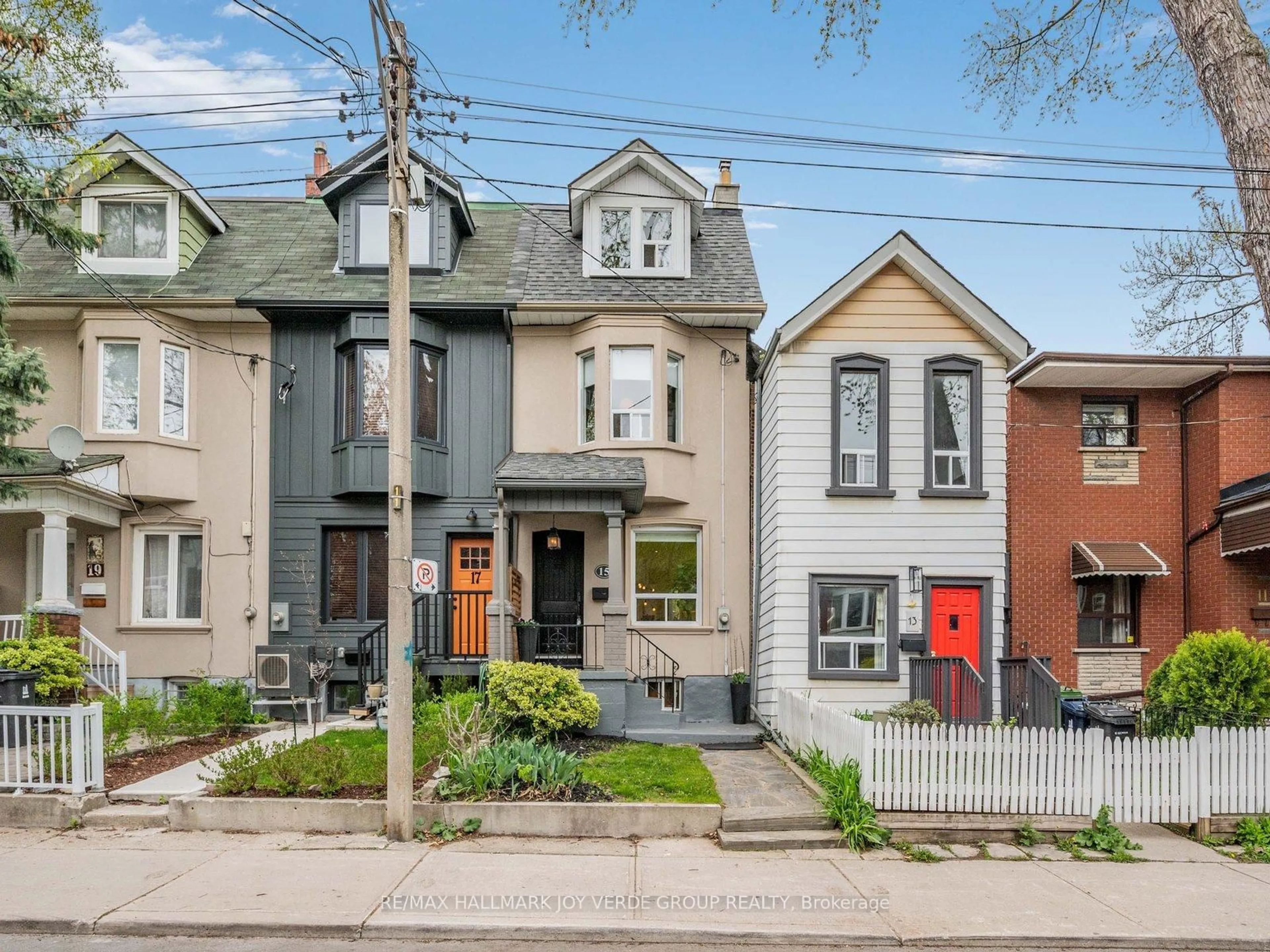 Home with brick exterior material, street for 15 Bellwoods Ave, Toronto Ontario M6J 2P5