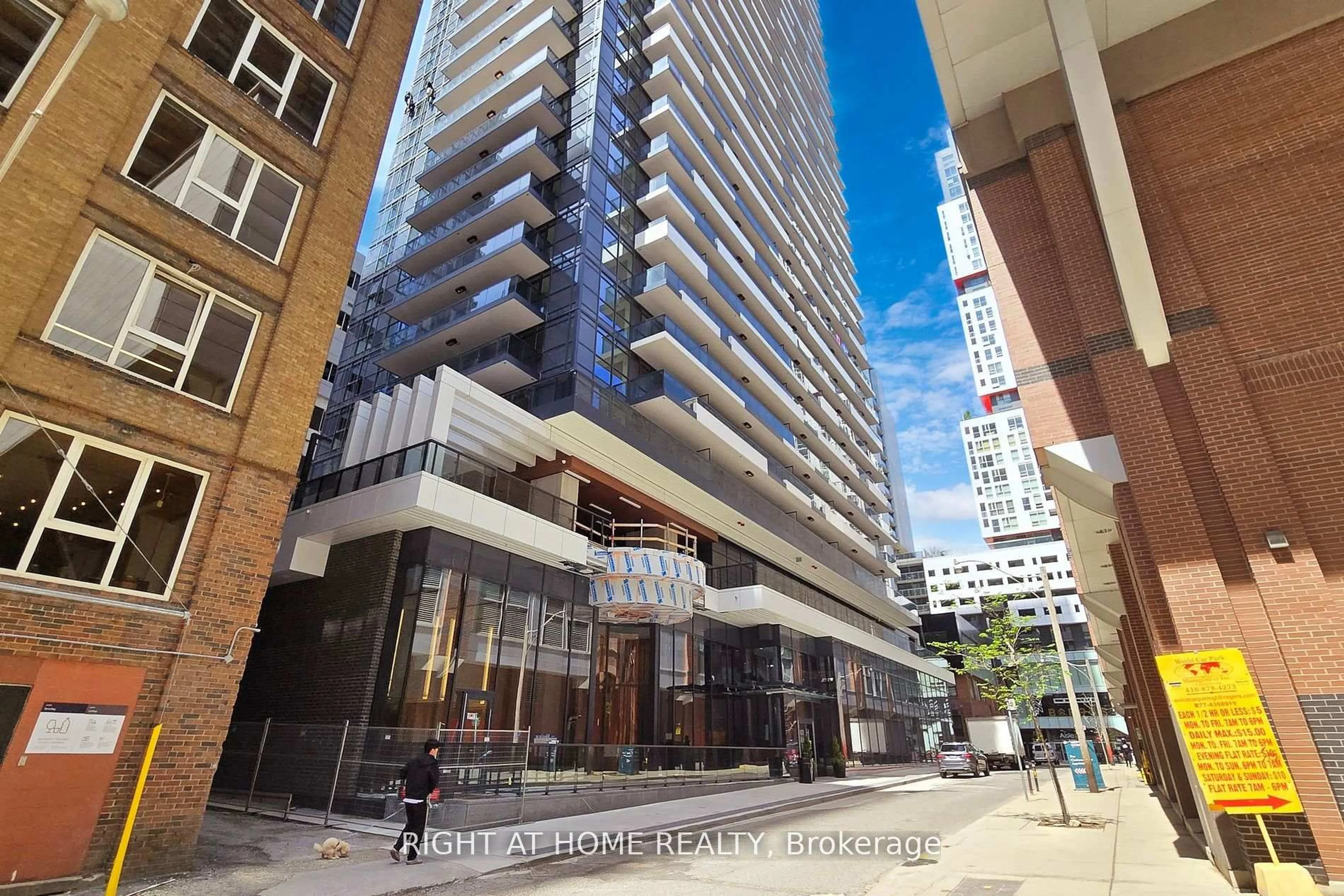 Indoor foyer for 38 Widmer St #4802, Toronto Ontario M5V 0P7