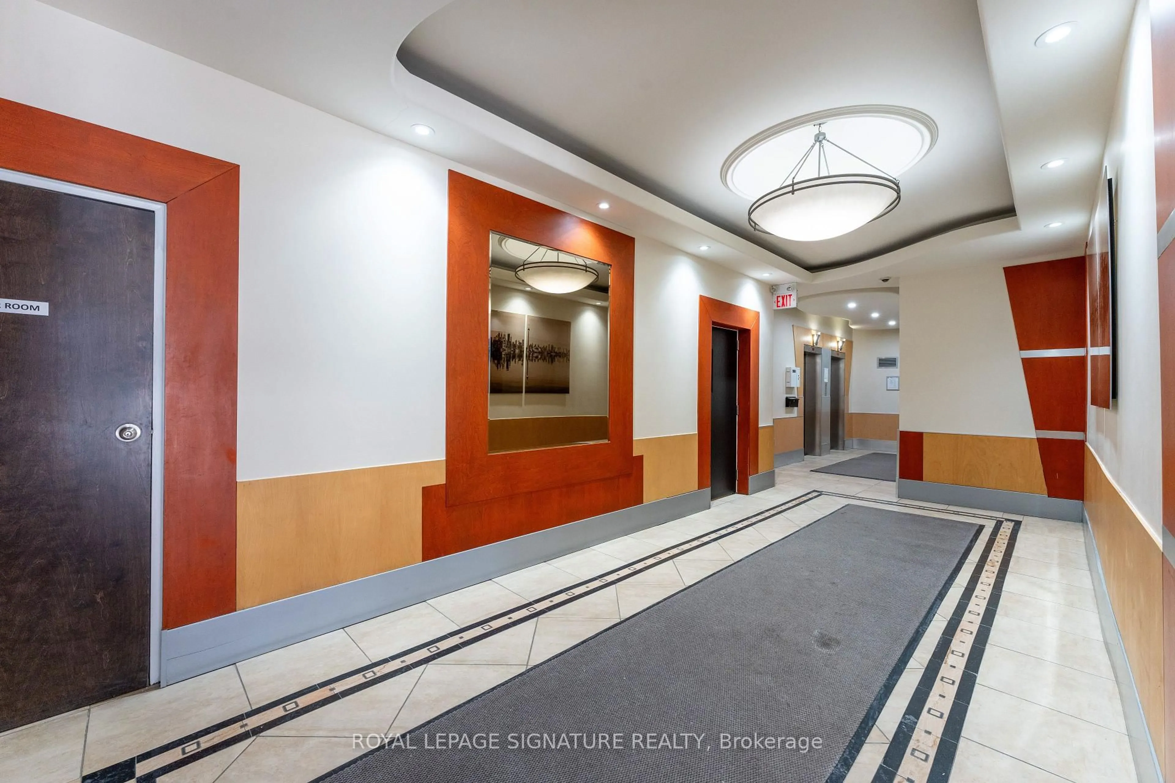 Indoor foyer for 5949 Yonge St #802, Toronto Ontario M2M 3V8