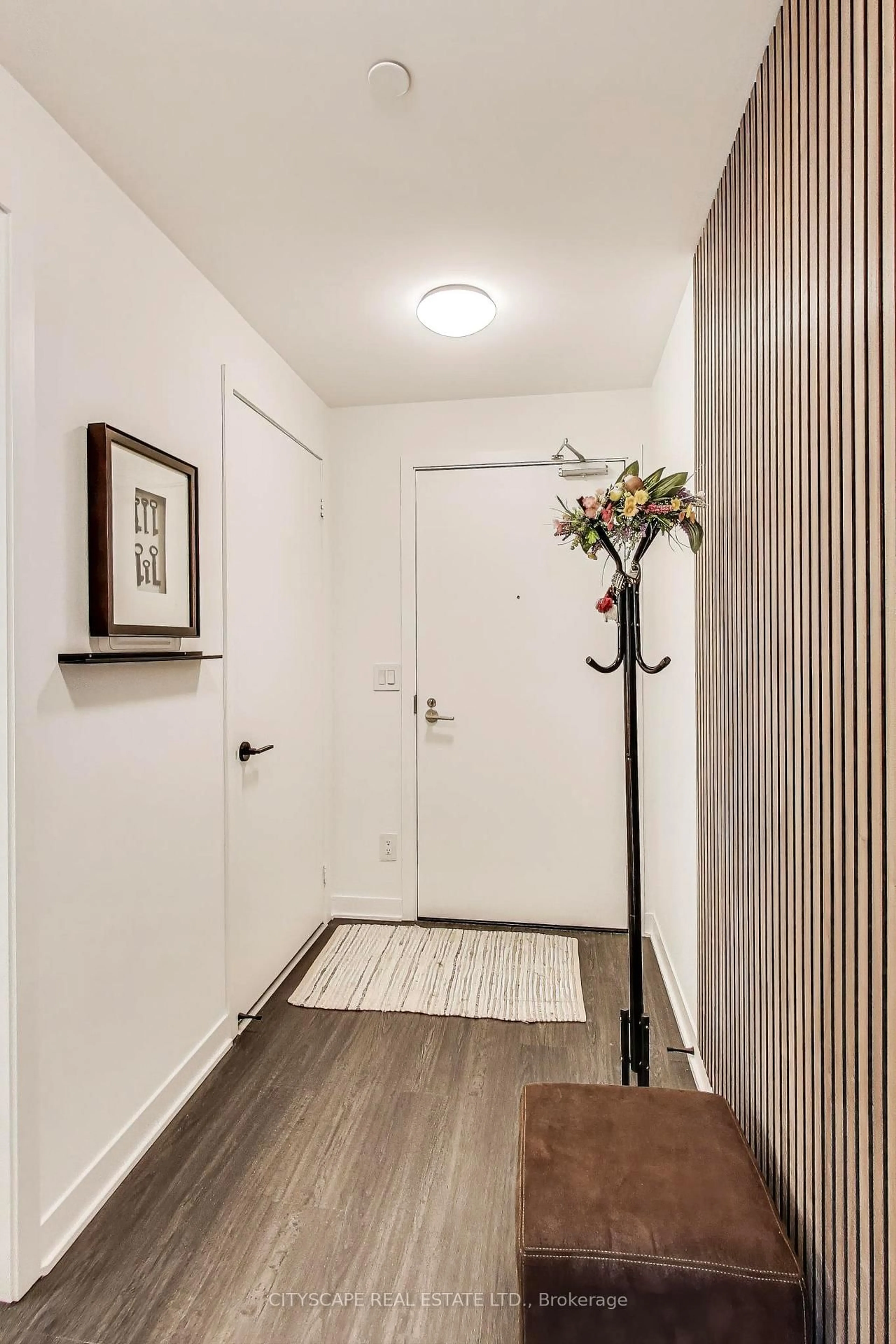 Indoor entryway for 185 ALBERTA Ave #1210, Toronto Ontario M6C 0A5