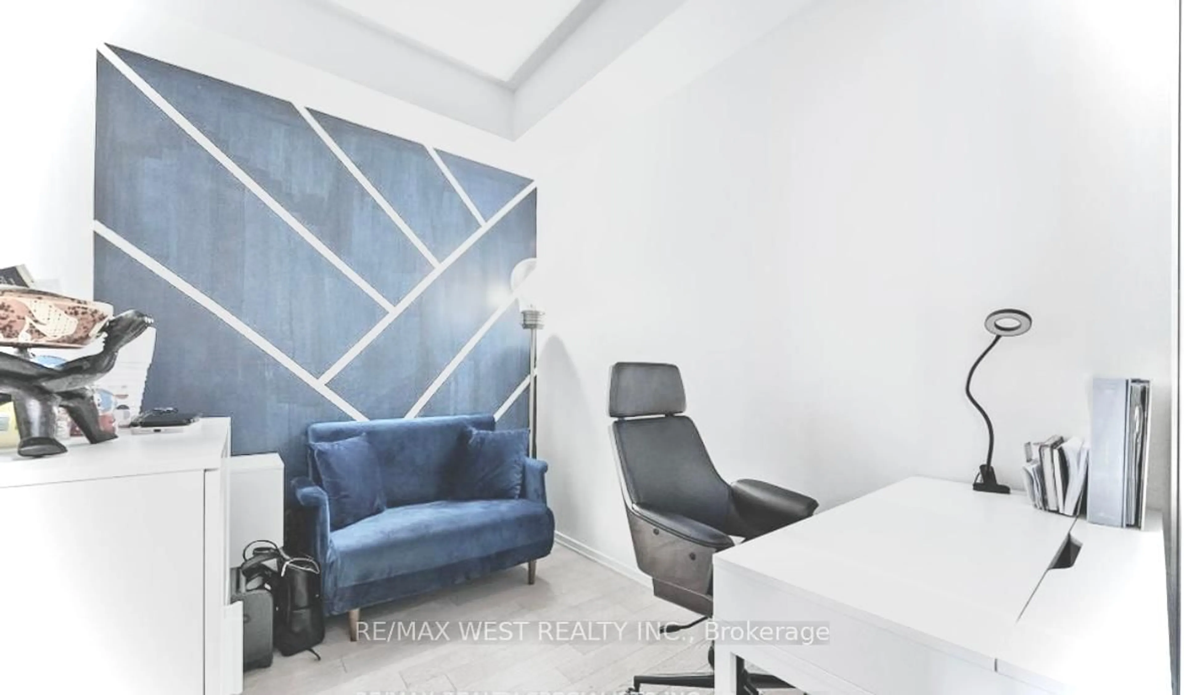 A pic of a room for 12 Bonnycastle St #609, Toronto Ontario M5A 0C8