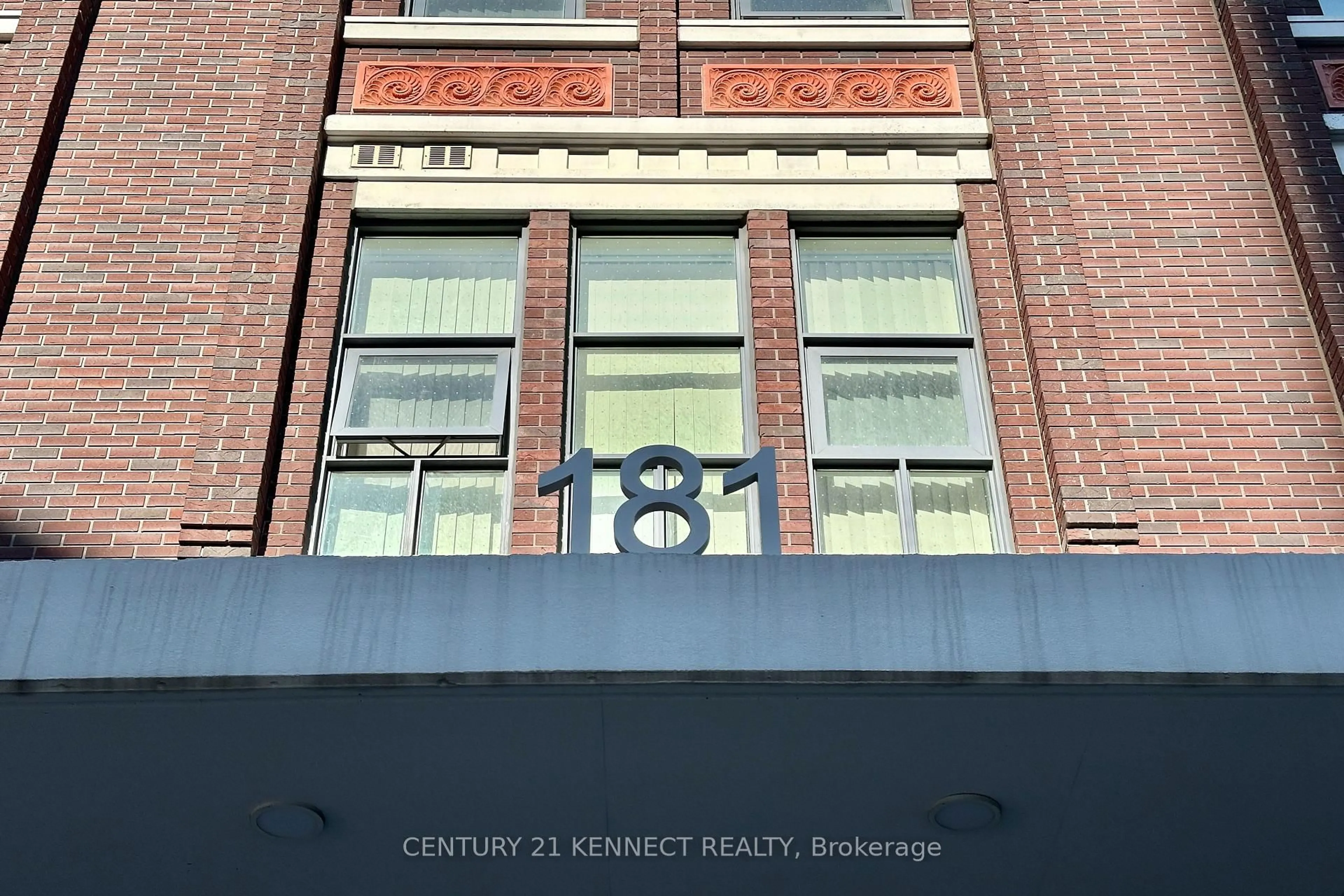 Unknown for 181 Huron St #305, Toronto Ontario M5T 0C1