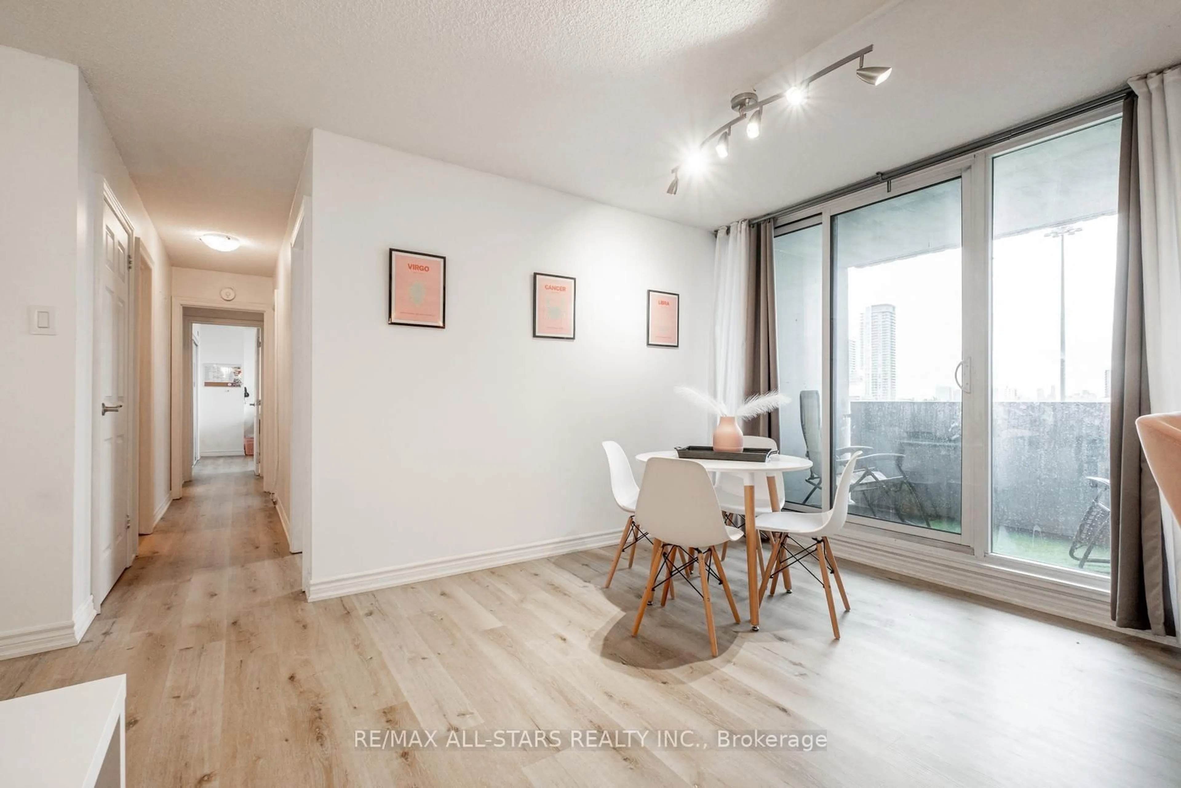 Dining room, wood/laminate floor for 10 Muirhead Rd #610, Toronto Ontario M2J 4P9