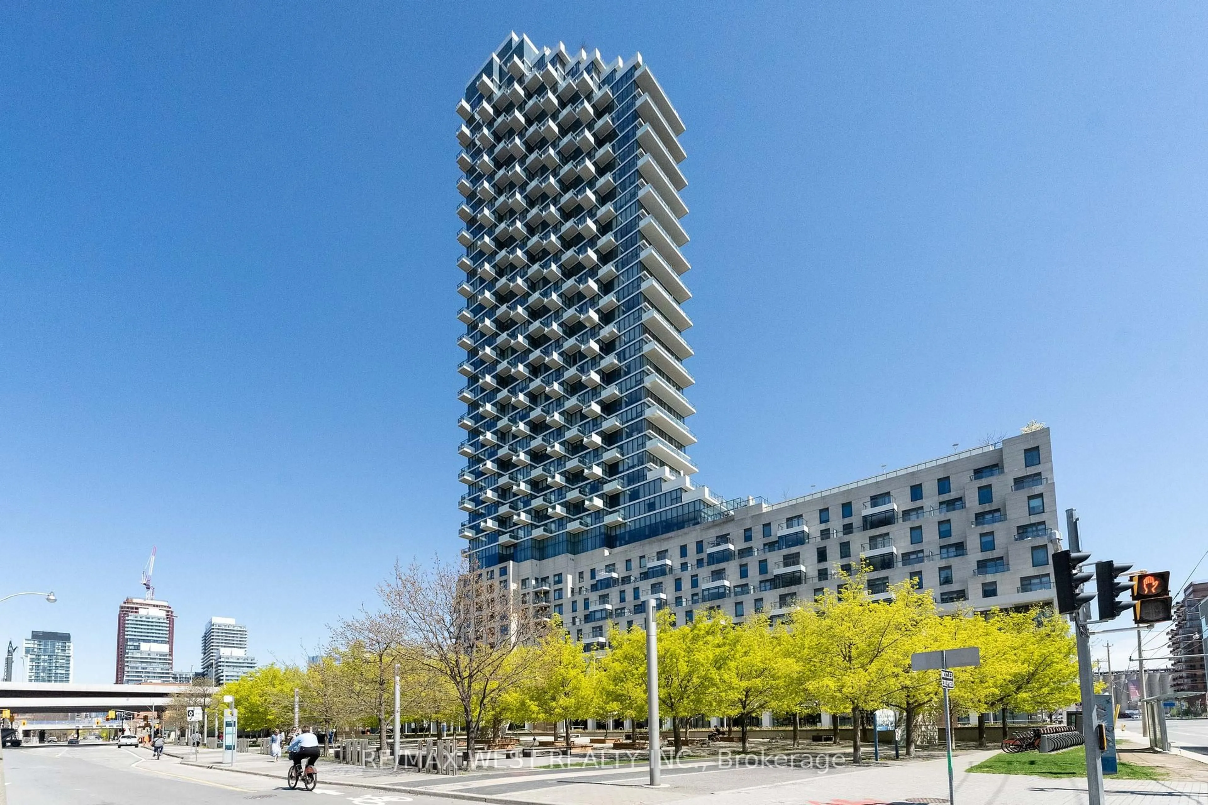 Unknown for 16 Bonnycastle St #2002, Toronto Ontario M5A 0C9