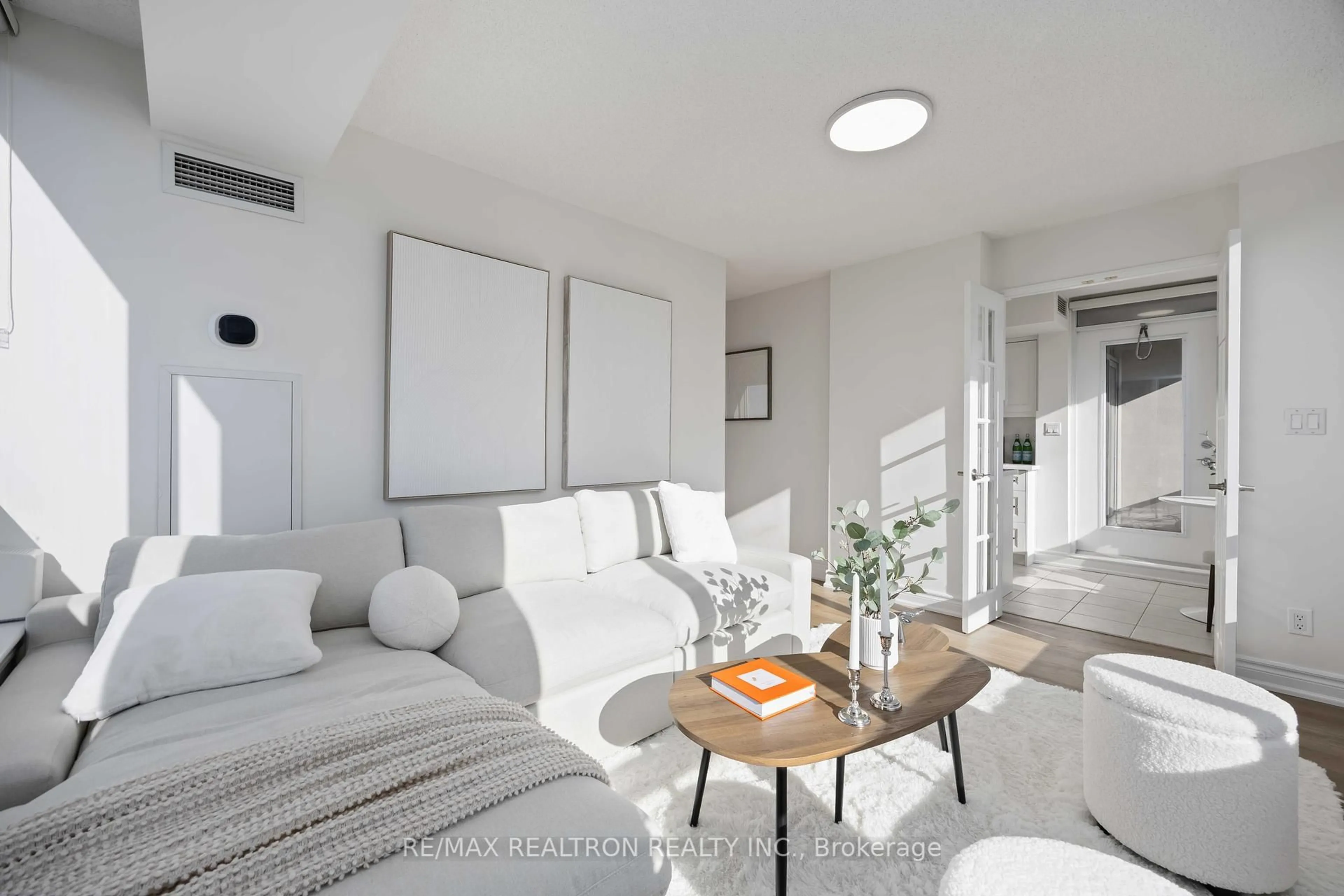 Living room with furniture, unknown for 3 Rean Dr #1101, Toronto Ontario M2K 3C2
