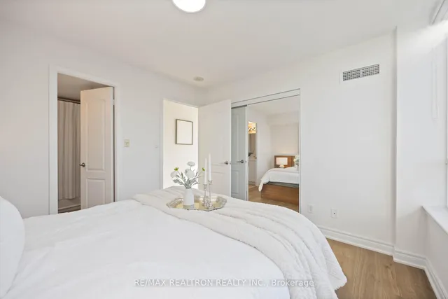 Additional property image - 3 Rean Dr Unit 1101