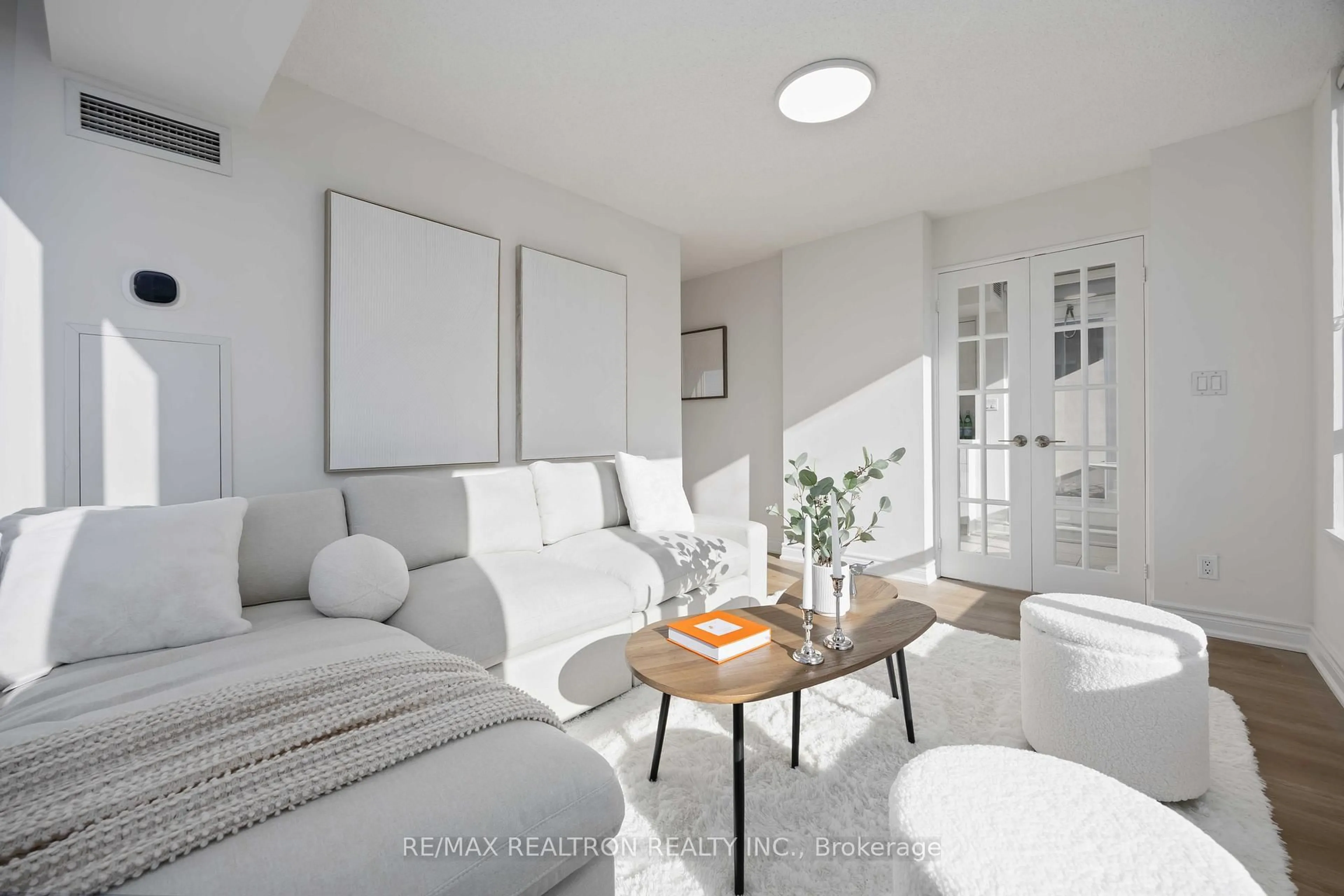Living room with furniture, unknown for 3 Rean Dr #1101, Toronto Ontario M2K 3C2