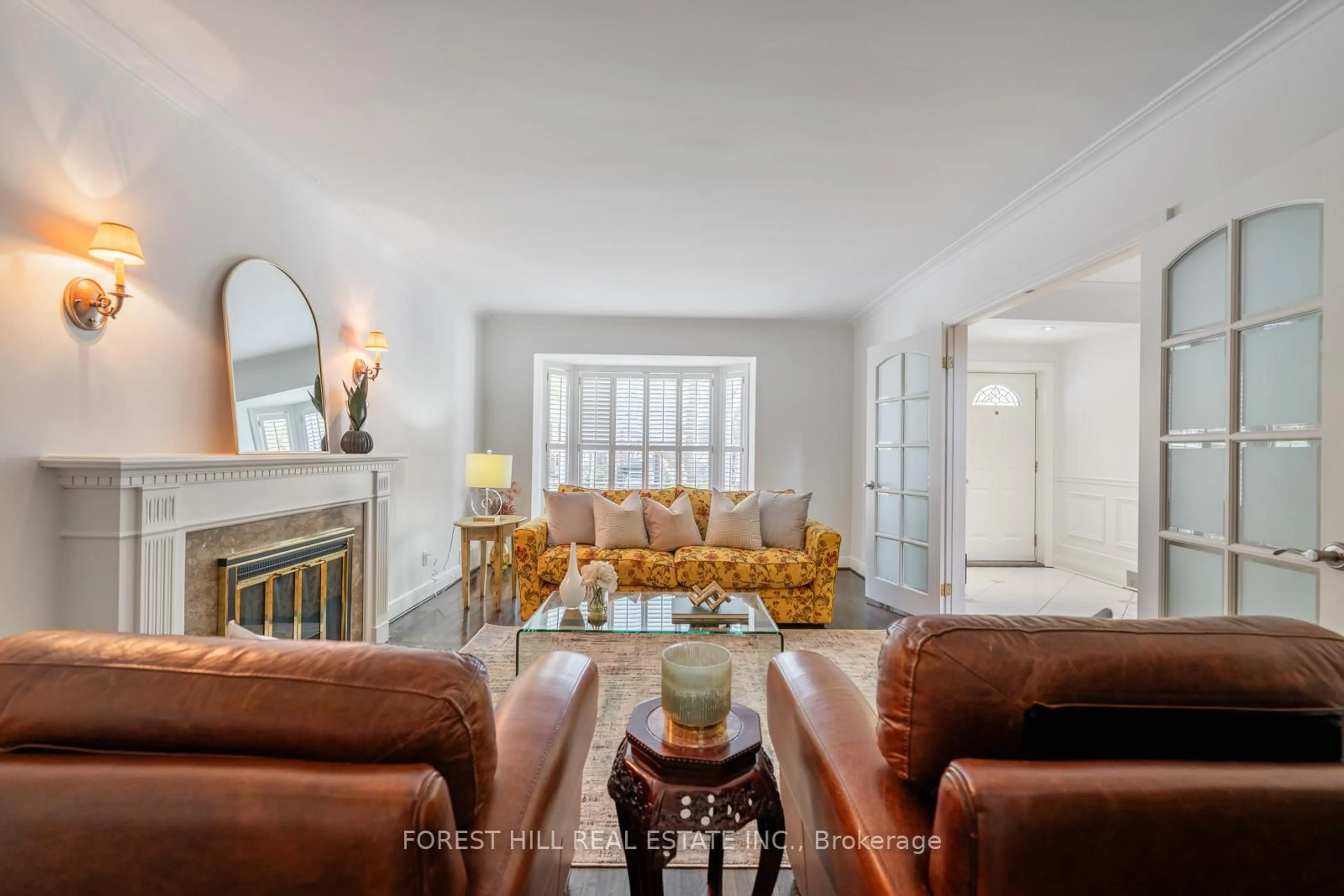 Living room with furniture, unknown for 618 Vesta Dr, Toronto Ontario M5N 1H9