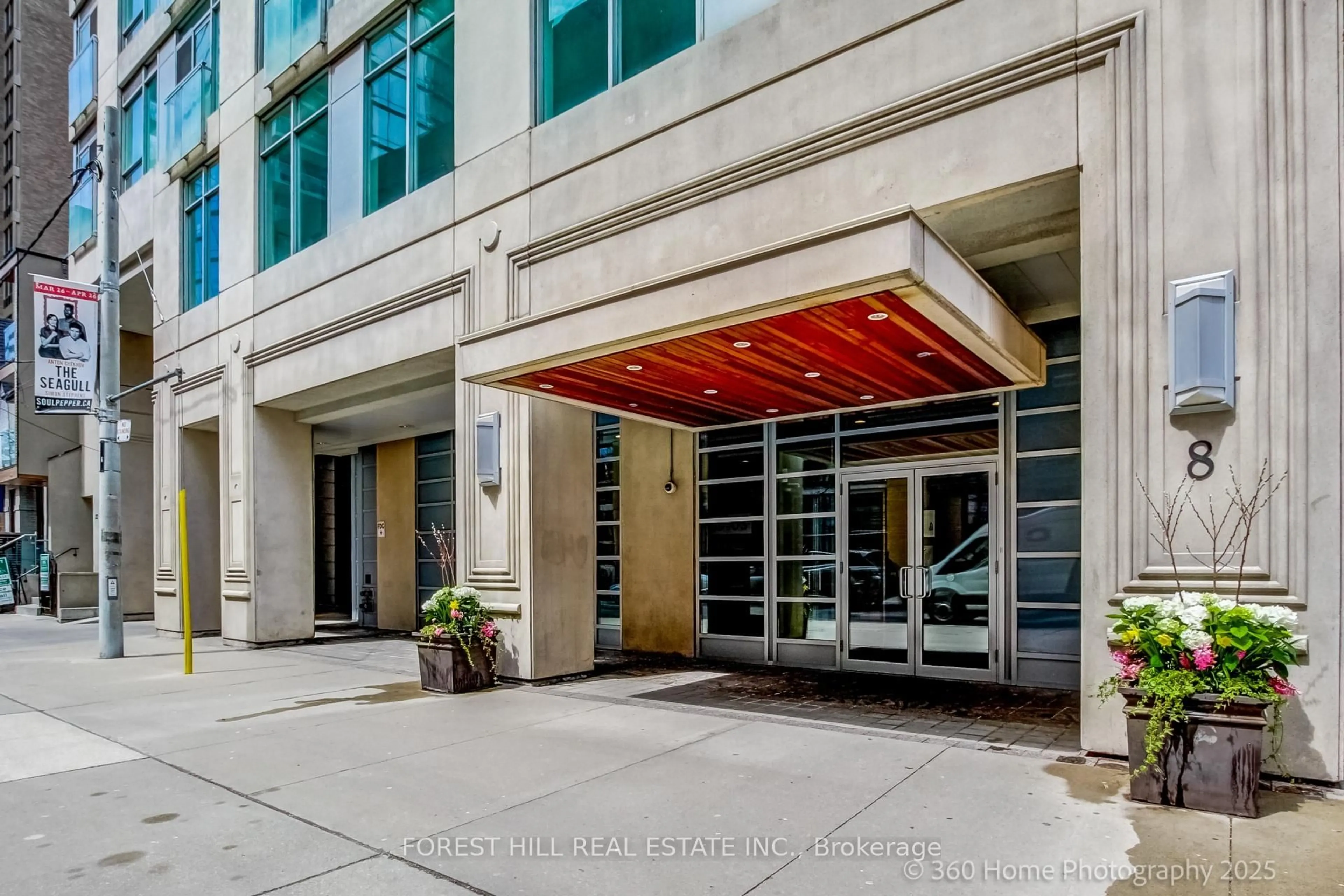 Indoor foyer for 8 Scollard St #302, Toronto Ontario M5R 1M2