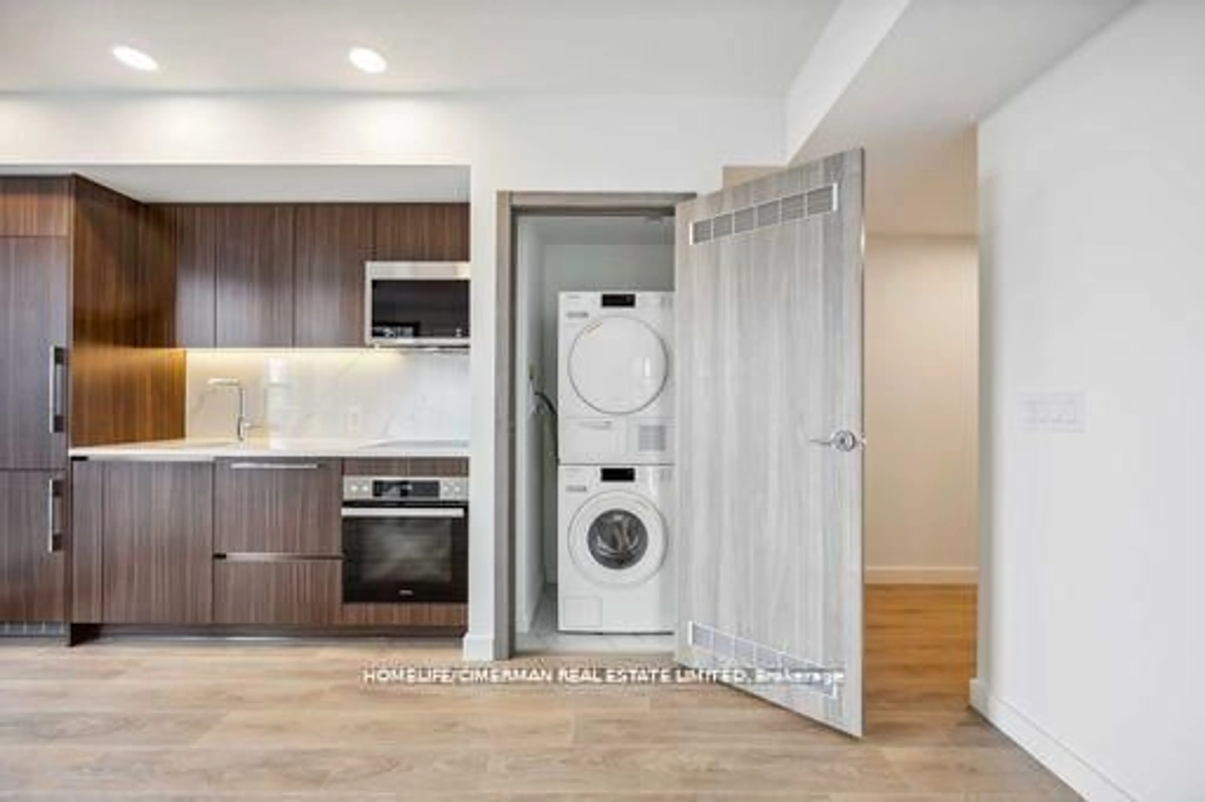 Unknown for 38 Widmer St #3907, Toronto Ontario M5V 0P7
