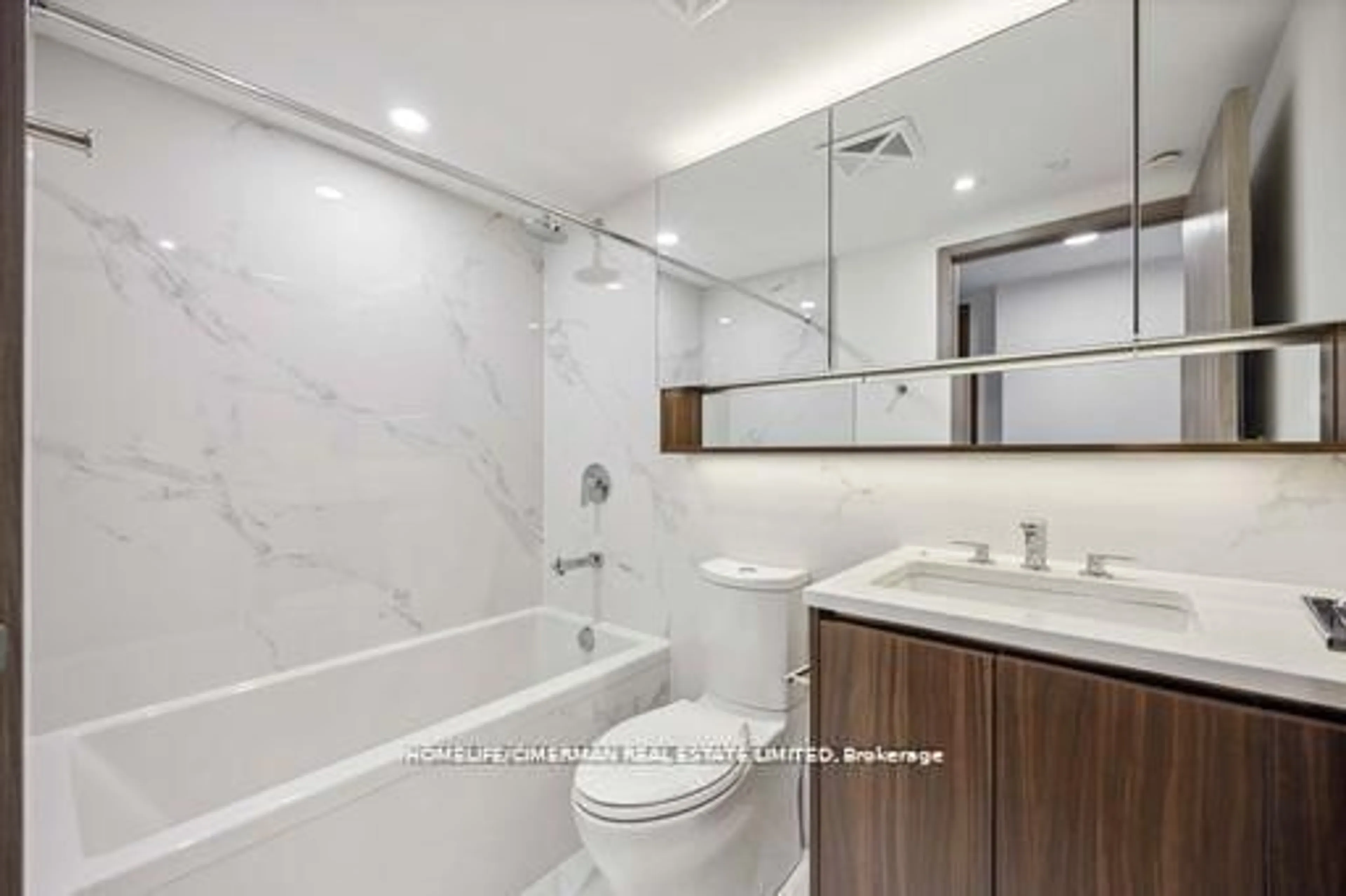 Standard bathroom, ceramic/tile floor for 38 Widmer St #3907, Toronto Ontario M5V 0P7
