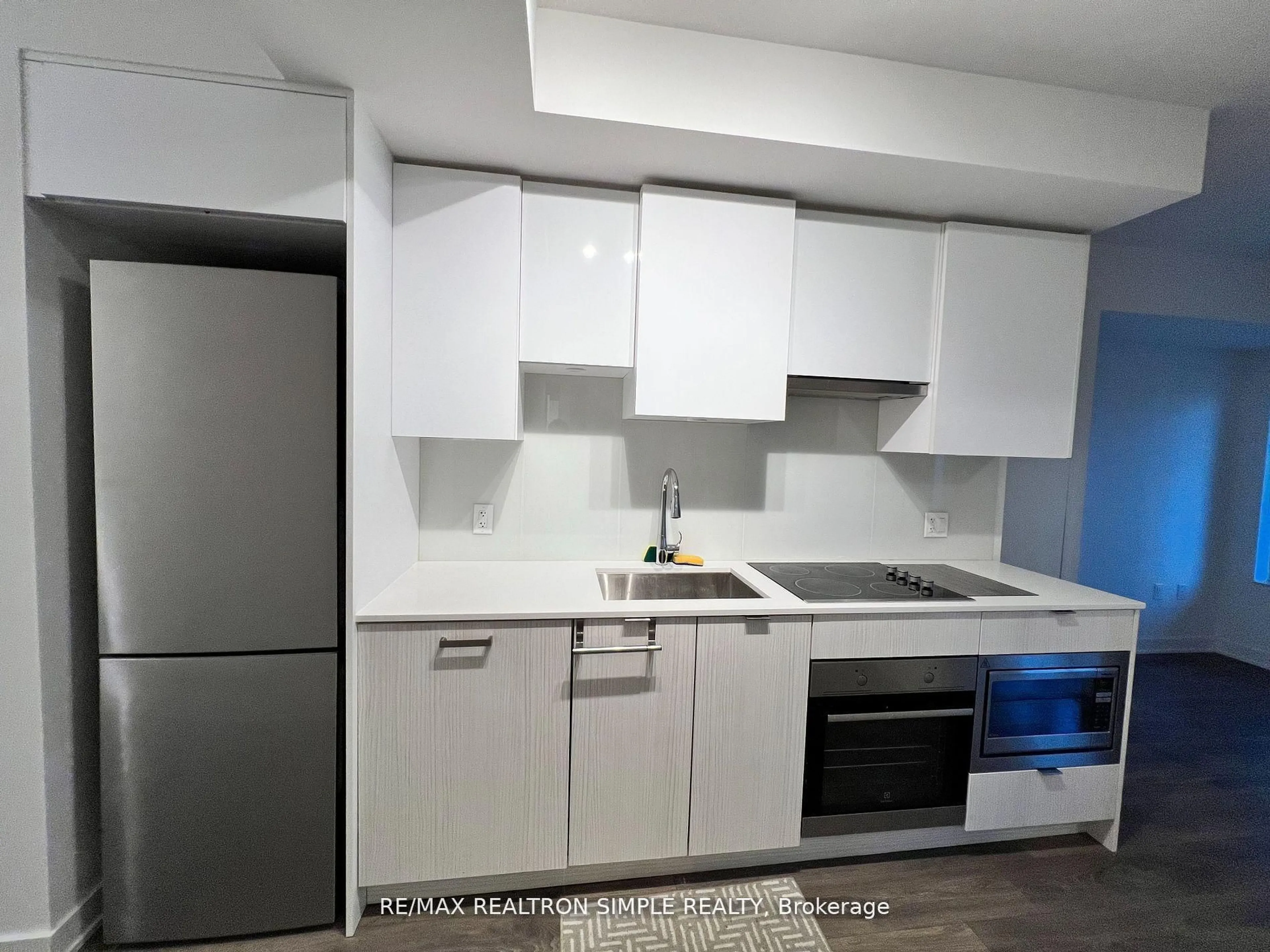Standard kitchen, unknown for 195 Redpath Ave #2602, Toronto Ontario M4P 0E4