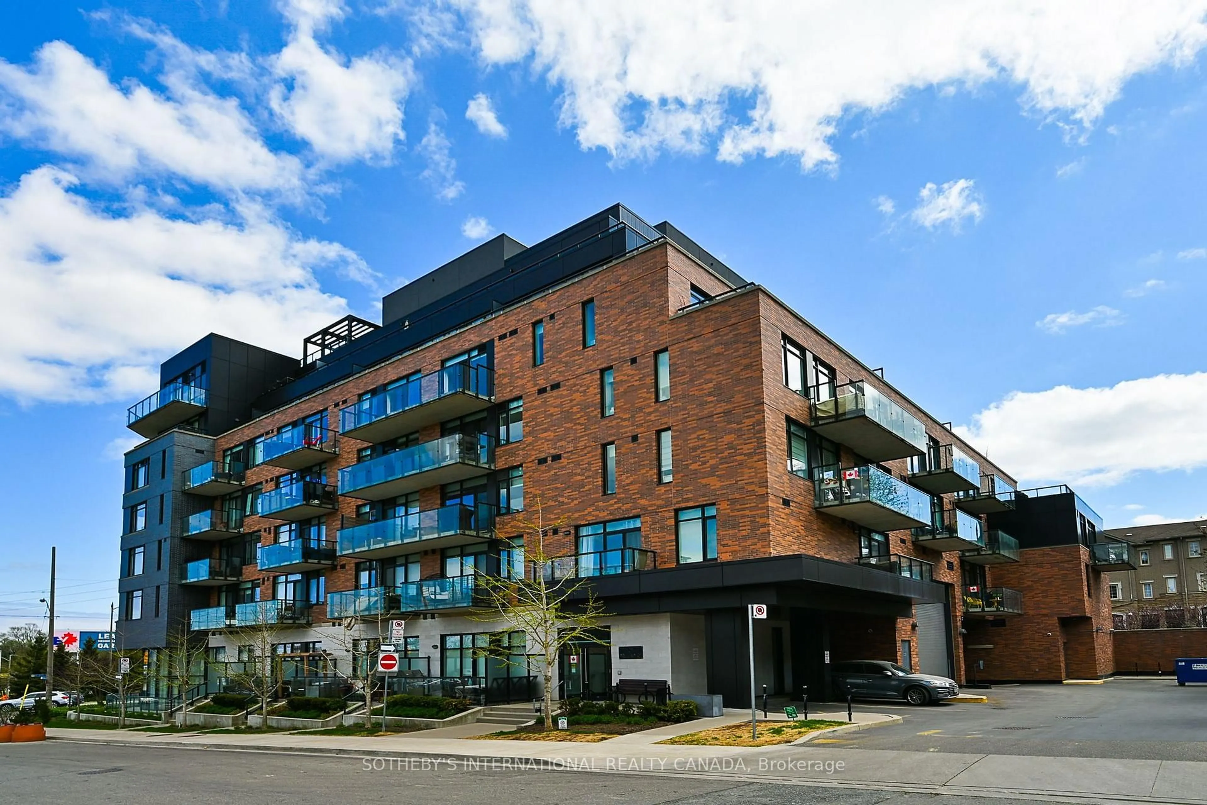 Patio, building for 25 Malcolm Rd #312, Toronto Ontario M4G 1X7