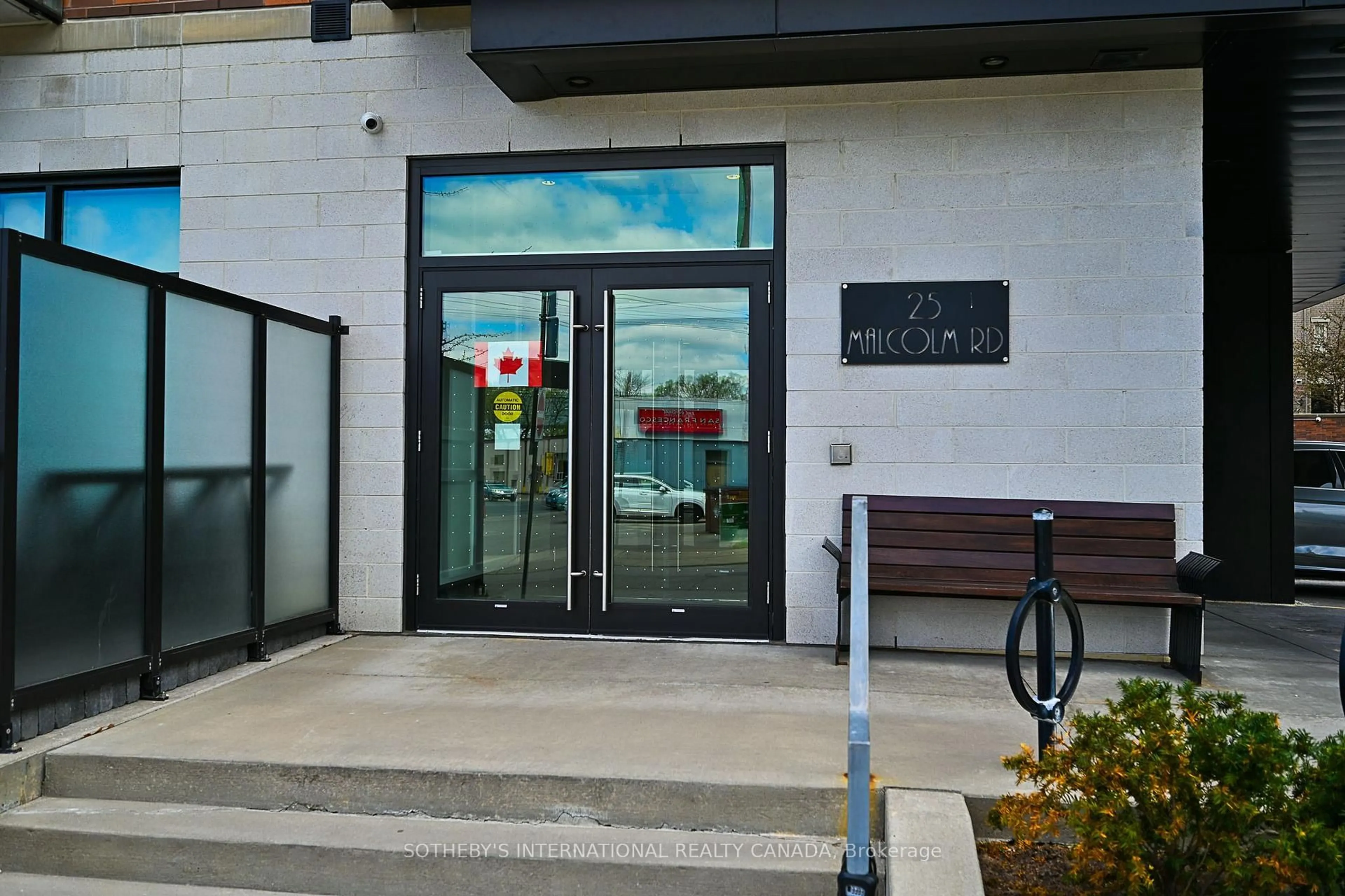 Indoor foyer for 25 Malcolm Rd #312, Toronto Ontario M4G 1X7