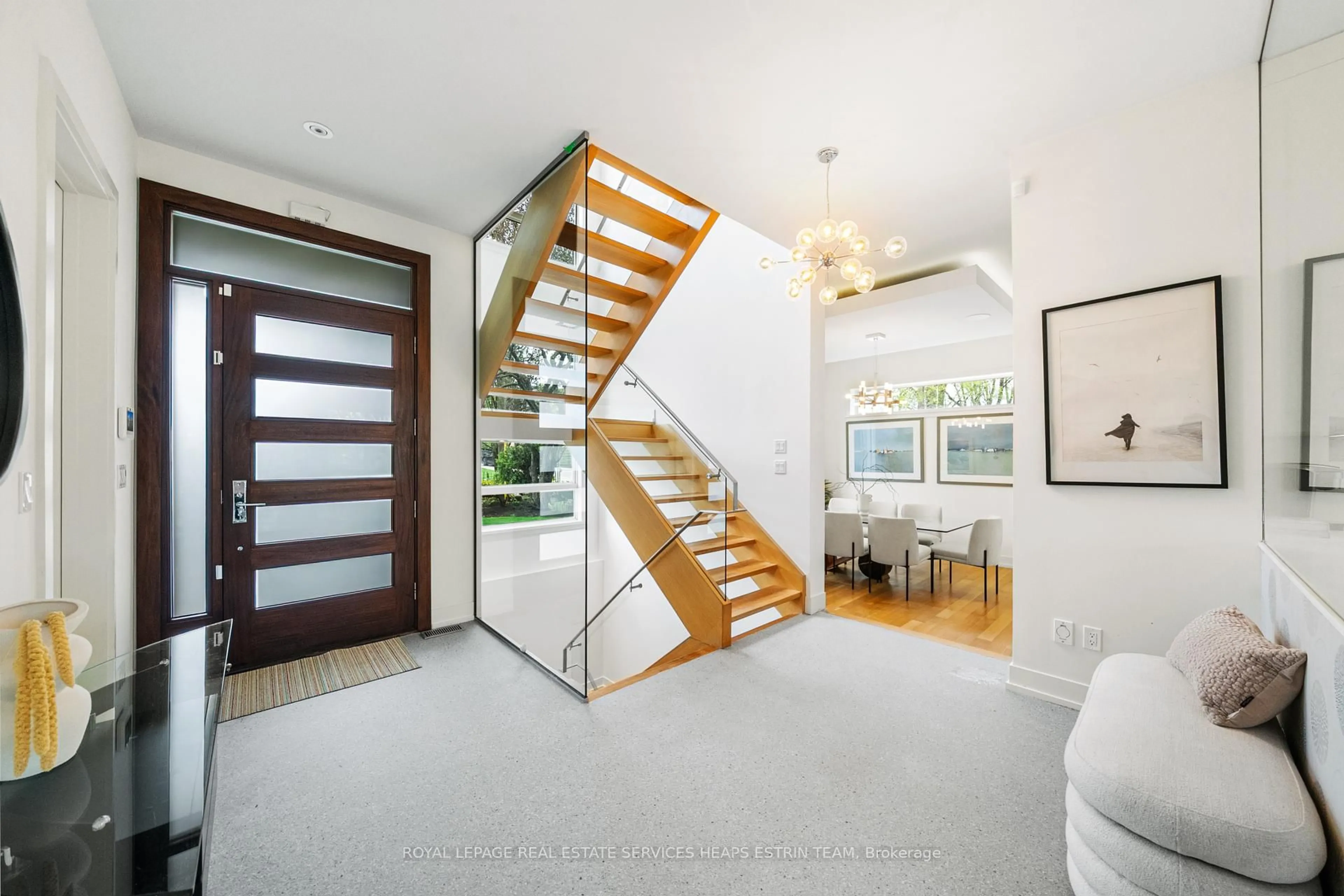 Unknown for 20 Moorehill Dr, Toronto Ontario M4G 1A1