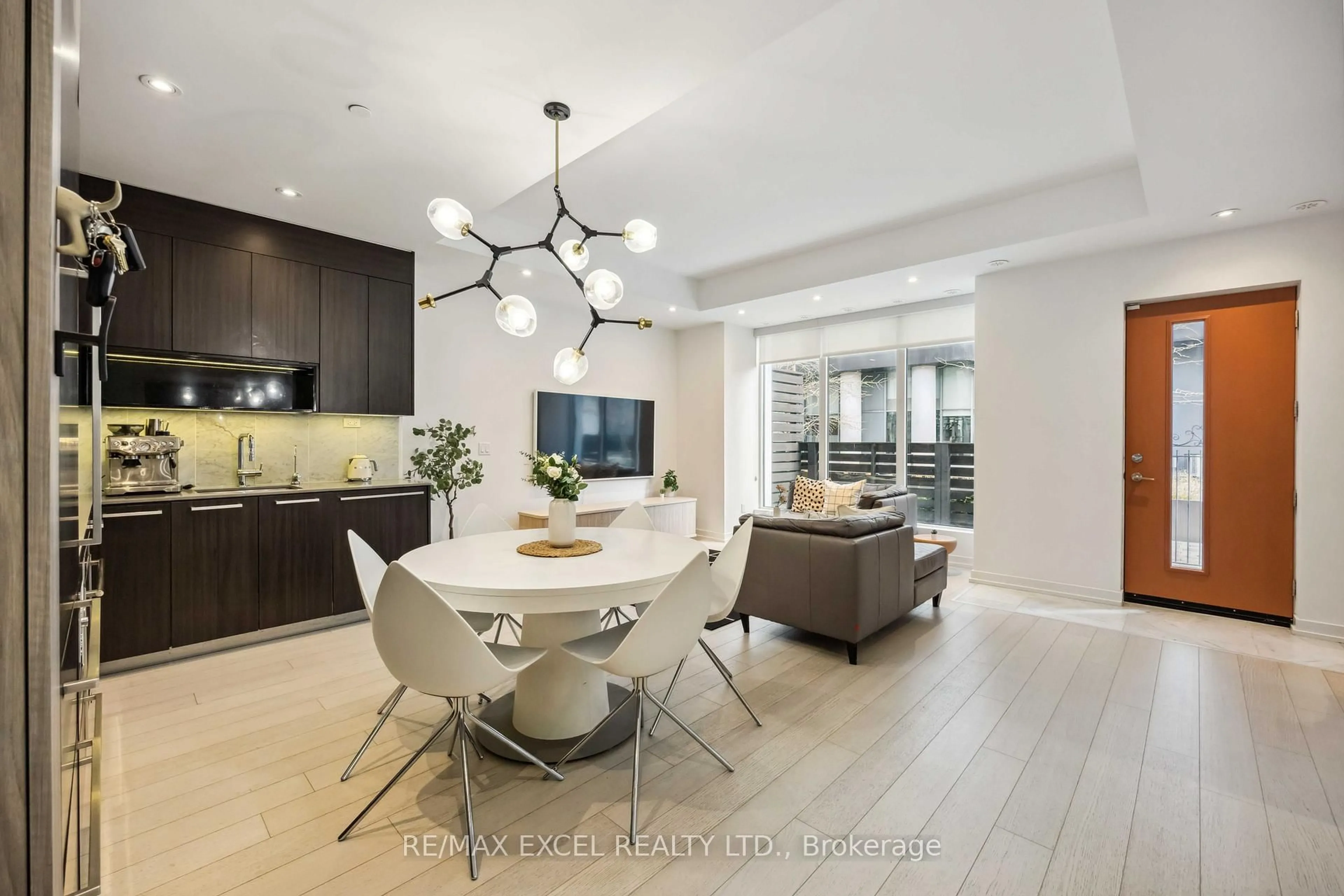 Open concept kitchen, unknown for 113 Mcmahon Dr #TH10, Toronto Ontario M2K 0E5