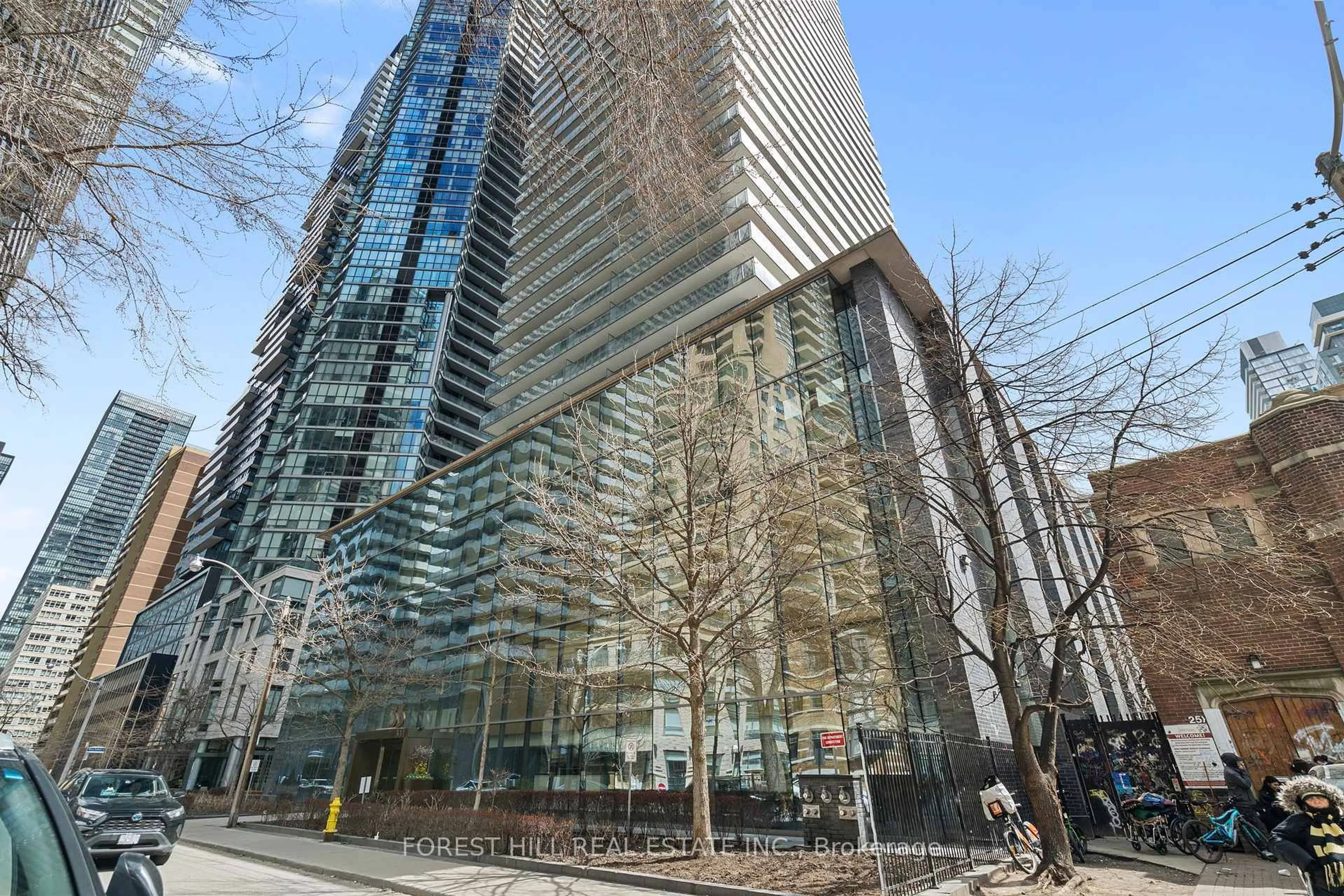 Indoor foyer for 33 Charles St #1101, Toronto Ontario M4Y 1R9
