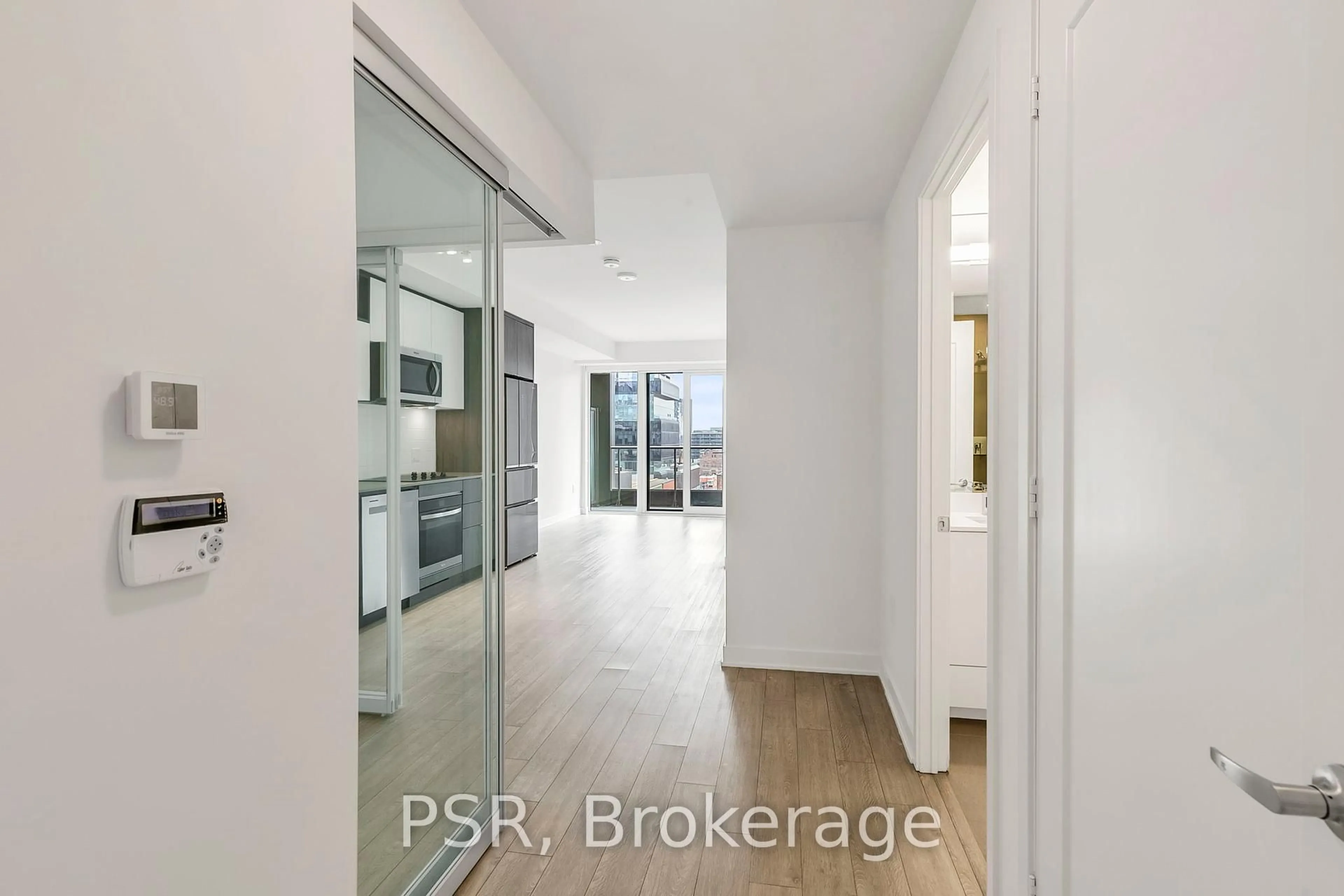 Indoor entryway for 70 Princess St #703, Toronto Ontario M5A 0X6