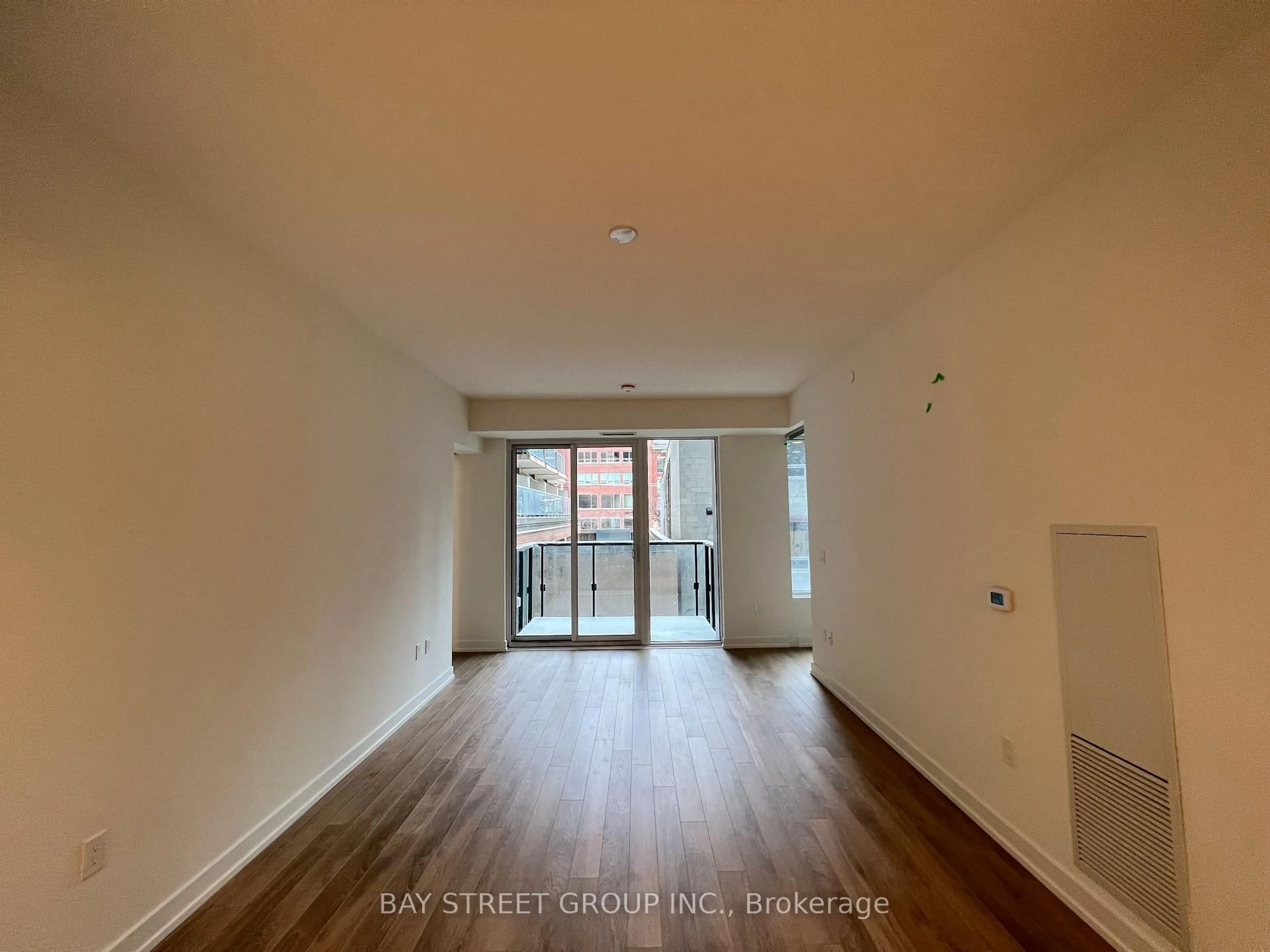 A pic of a room for 158 FRONT St #210, Toronto Ontario M5A 0K9