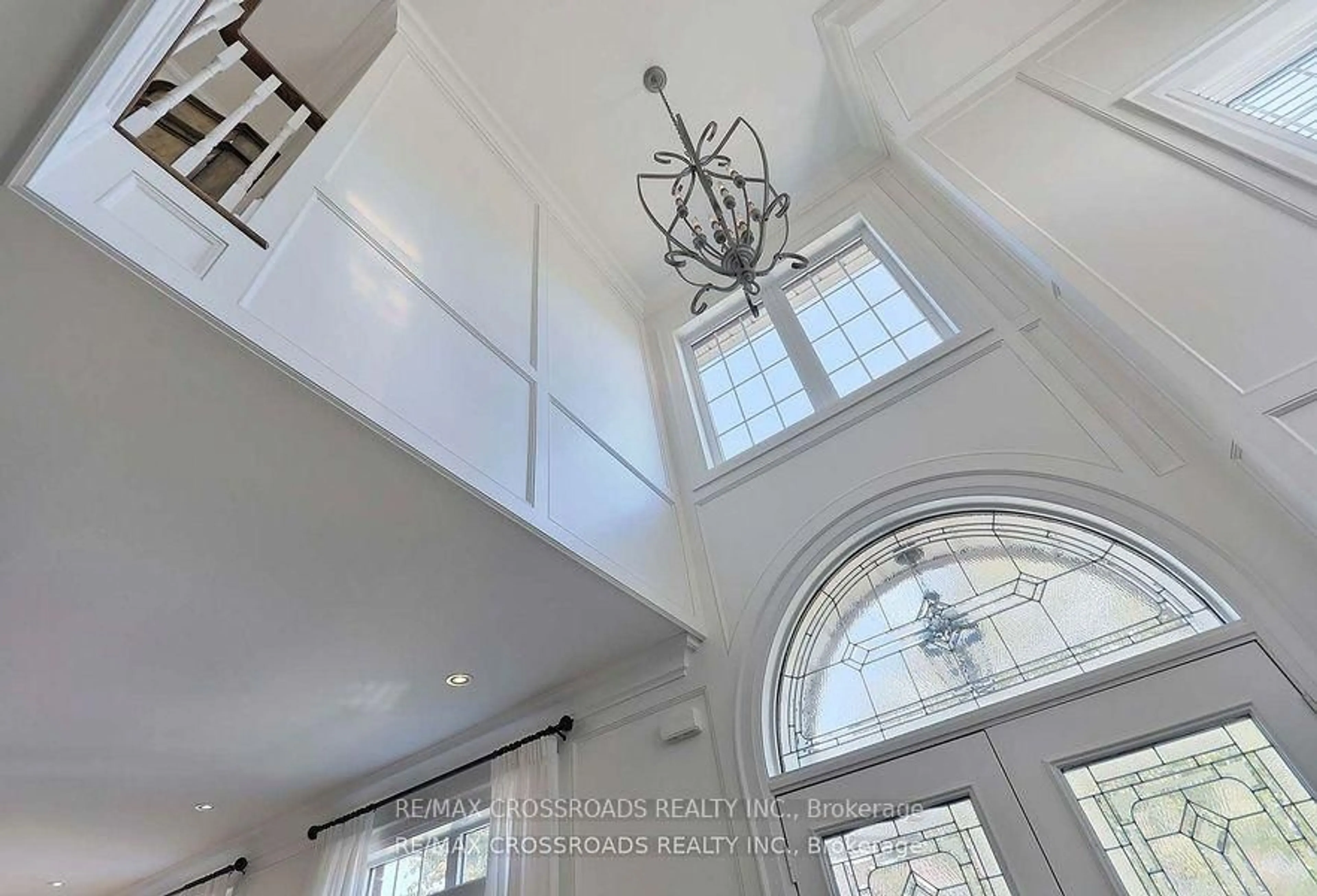 Indoor foyer for 50 Green Meadows Circ, Toronto Ontario M2J 5G7