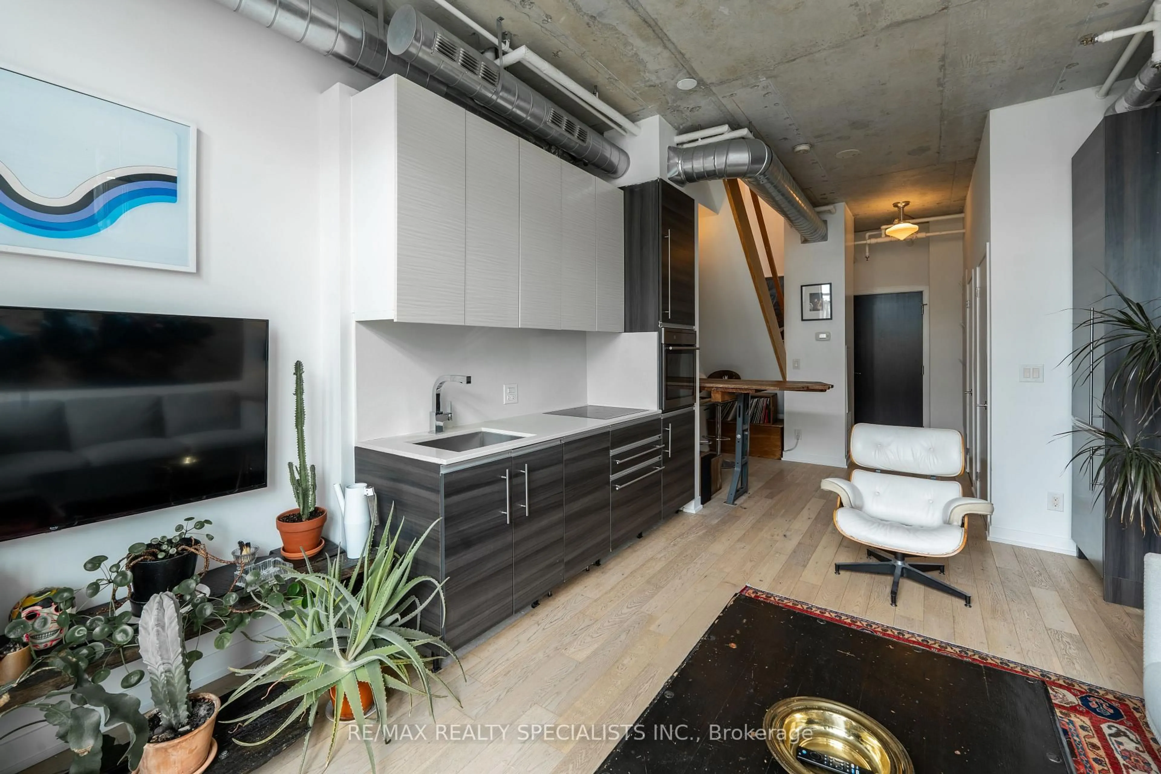 Unknown for 8 Gladstone Ave #PH 705, Toronto Ontario M6J 0B3