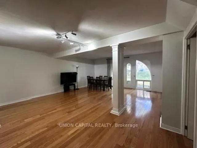 Additional property image - 10 Esterbrooke Ave Unit 33
