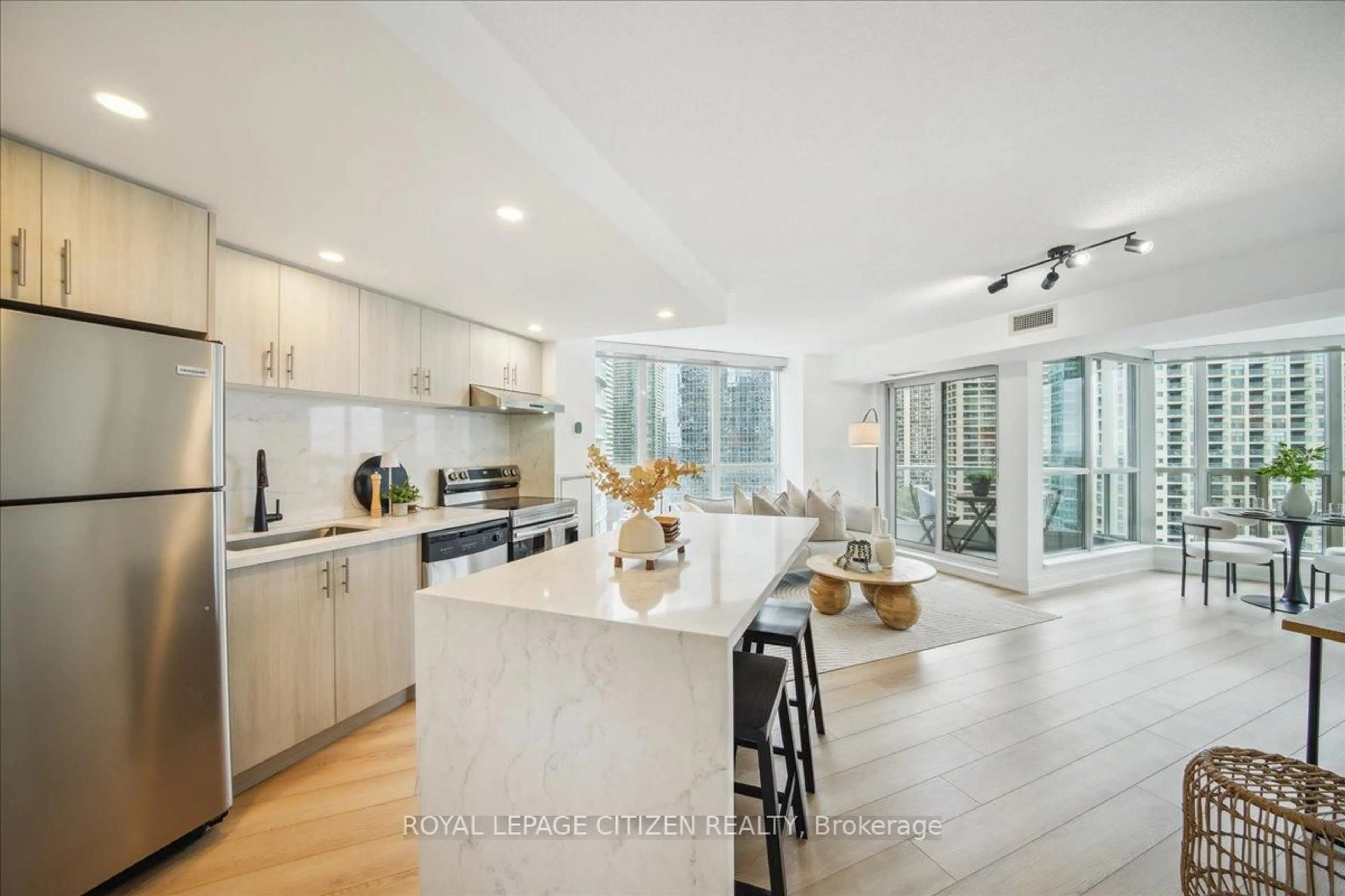 Open concept kitchen, unknown for 208 Queens Quay #1902, Toronto Ontario M5J 2Y2